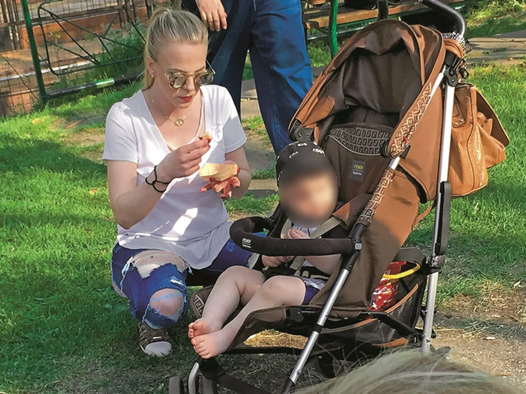Vyšla si so synom do zoo: Bratislavské mestské dni, keď bolo dva dni všetko zadarmo, vylákali von aj Balúchovú. Kočík za vyše tisíc eur však mamičky naokolo nezaujal.