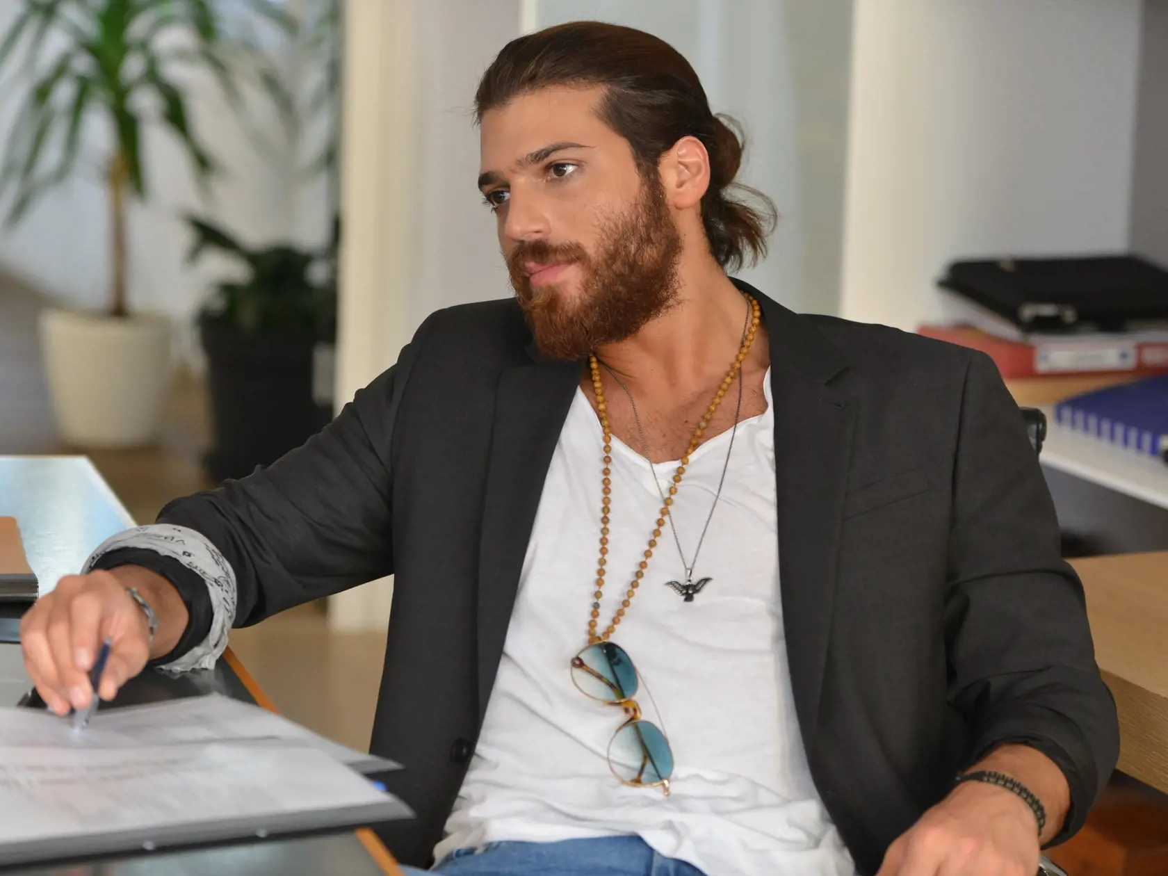 Can Yaman zo seriálu S hlavou v oblakoch