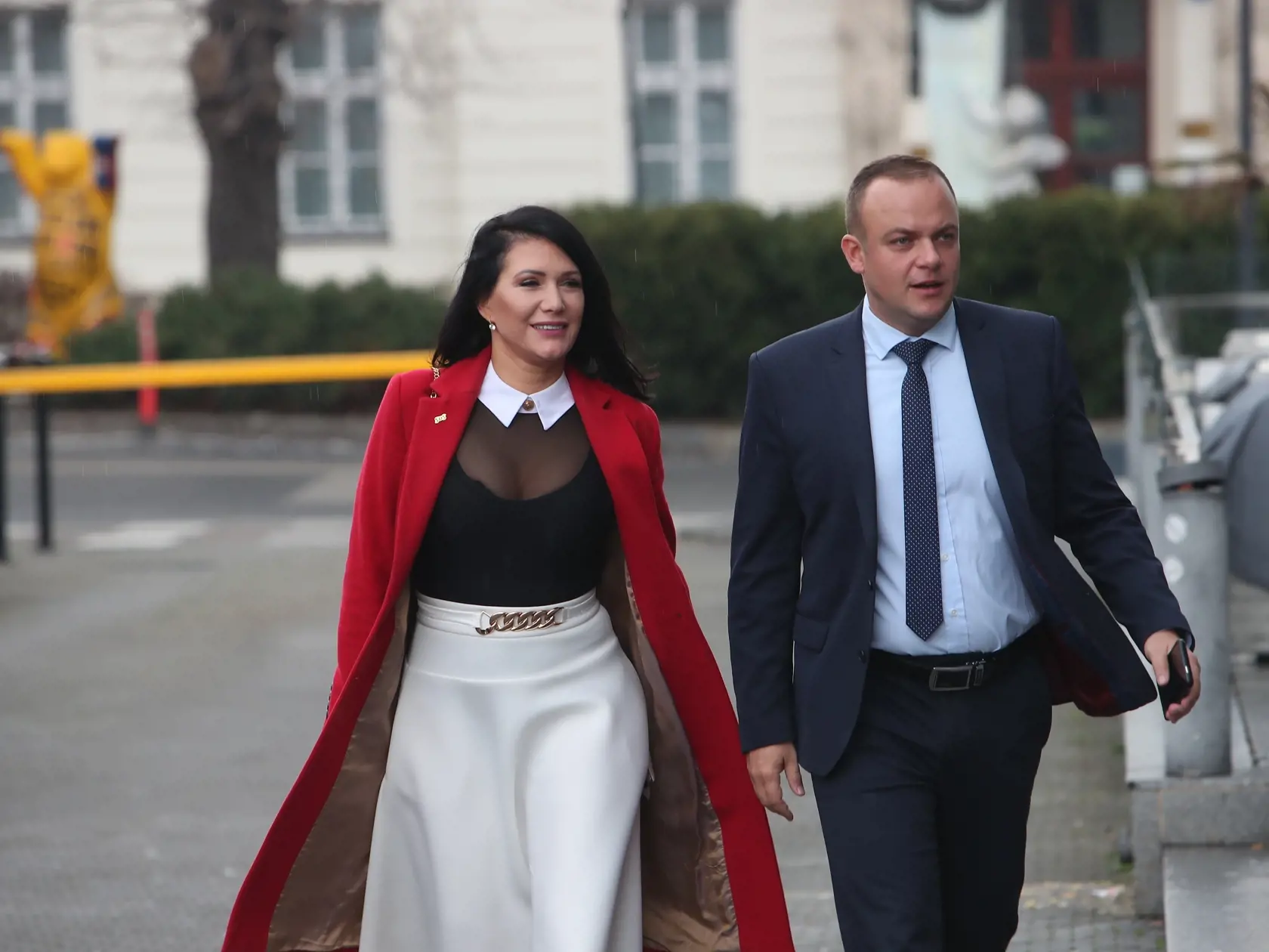 Poslankyňa Jana Bittó Cigániková zaujala na kongrese SaS veľkým výstrihom aj priesvitnou vrchnou časťou topu. Pri príchode jej robil spoločnosť exposlanec liberálov Miroslav Žiak.