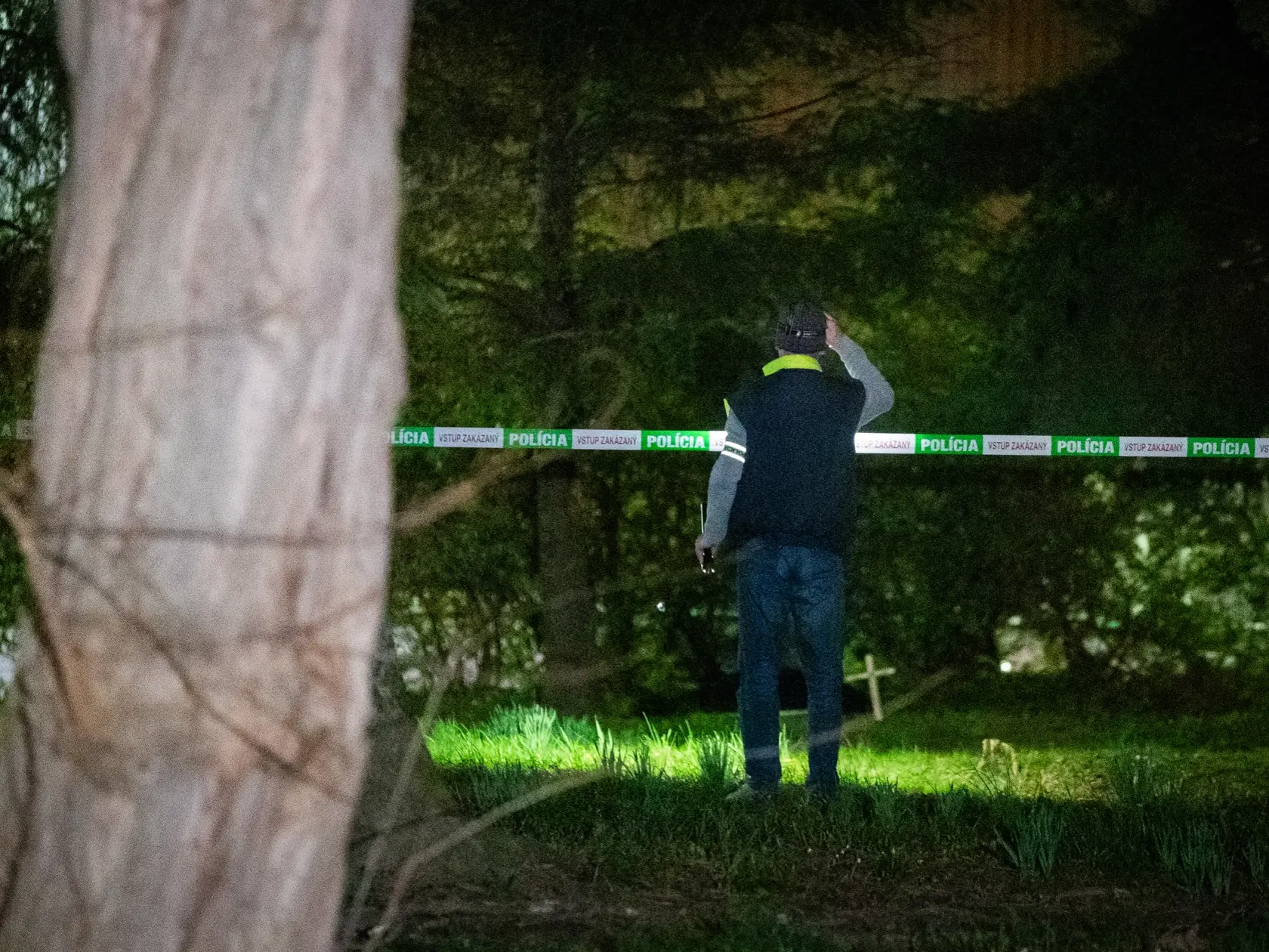 „Žiaľ, sa jej nedalo pomôcť. Videl som, že bola úplne dostrieľaná, nemala žiadnu šancu. Všade bola krv," opísal krátko po čine situáciu na mieste ďalší okoloidúci svedok.