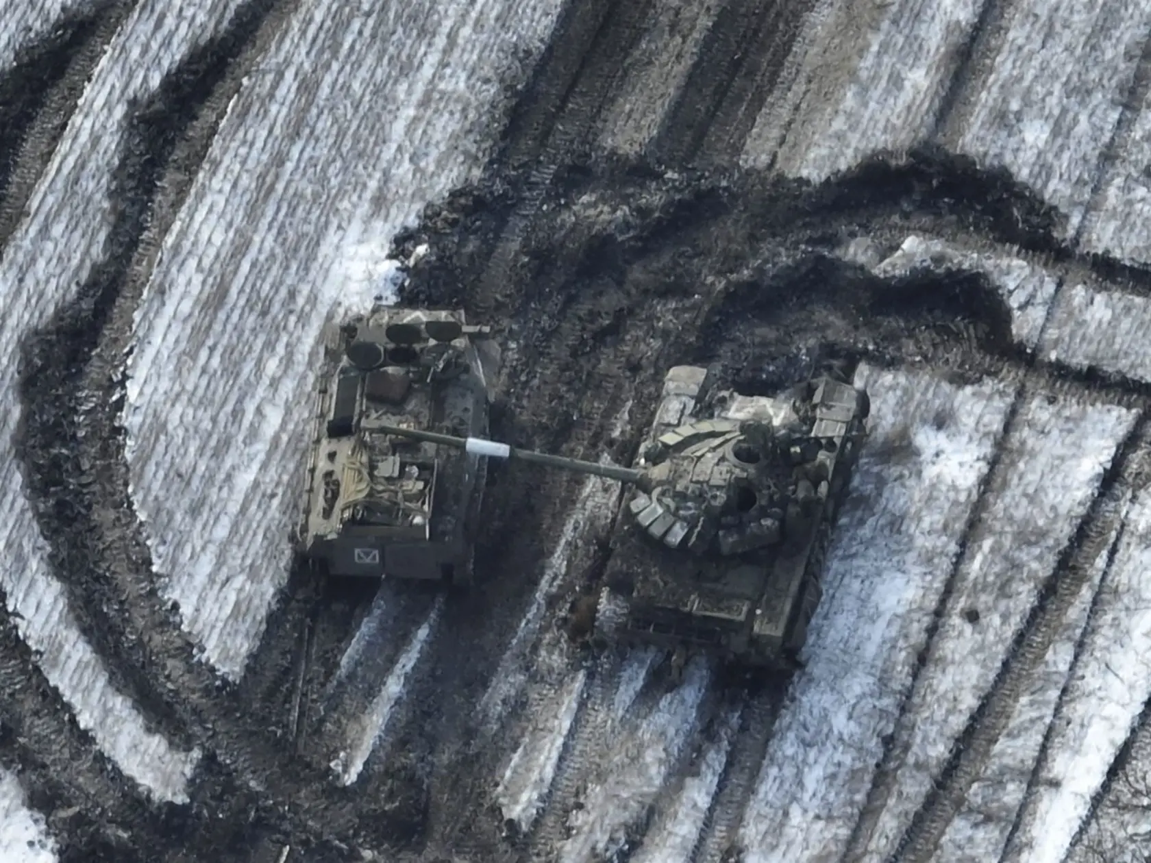 WA 44 Vuhledar - Na snímke ukrajinskej armády z februára 2023 poškodené ruské tanky sú na poli po útoku v malom baníckom meste Vuhledar v Doneckej oblasti na východe Ukrajiny. FOTO TASR/AP

 
In this image from Ukrainian Armed Forces and taken in Feb. 2023 shows damaged Russian tanks in a field after attempting to attack, Vuhledar, Ukraine. The battle for the small coal-mining town of Vuhledar on Ukraine's eastern front line which has emerged as a critical hot spot in the fight for Donetsk provi