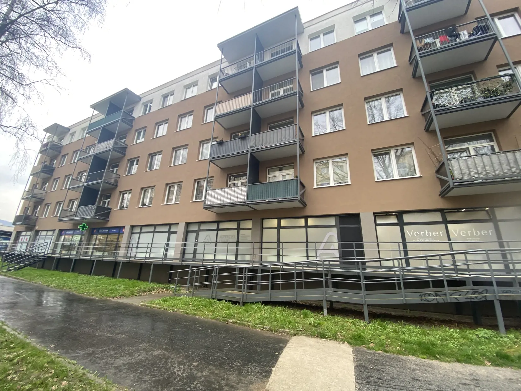 Súkromná jednodňová traumatologická ambulancia v Prešove je zriadená v bývalom stomatologickom pavilóne na Sídlisku III.