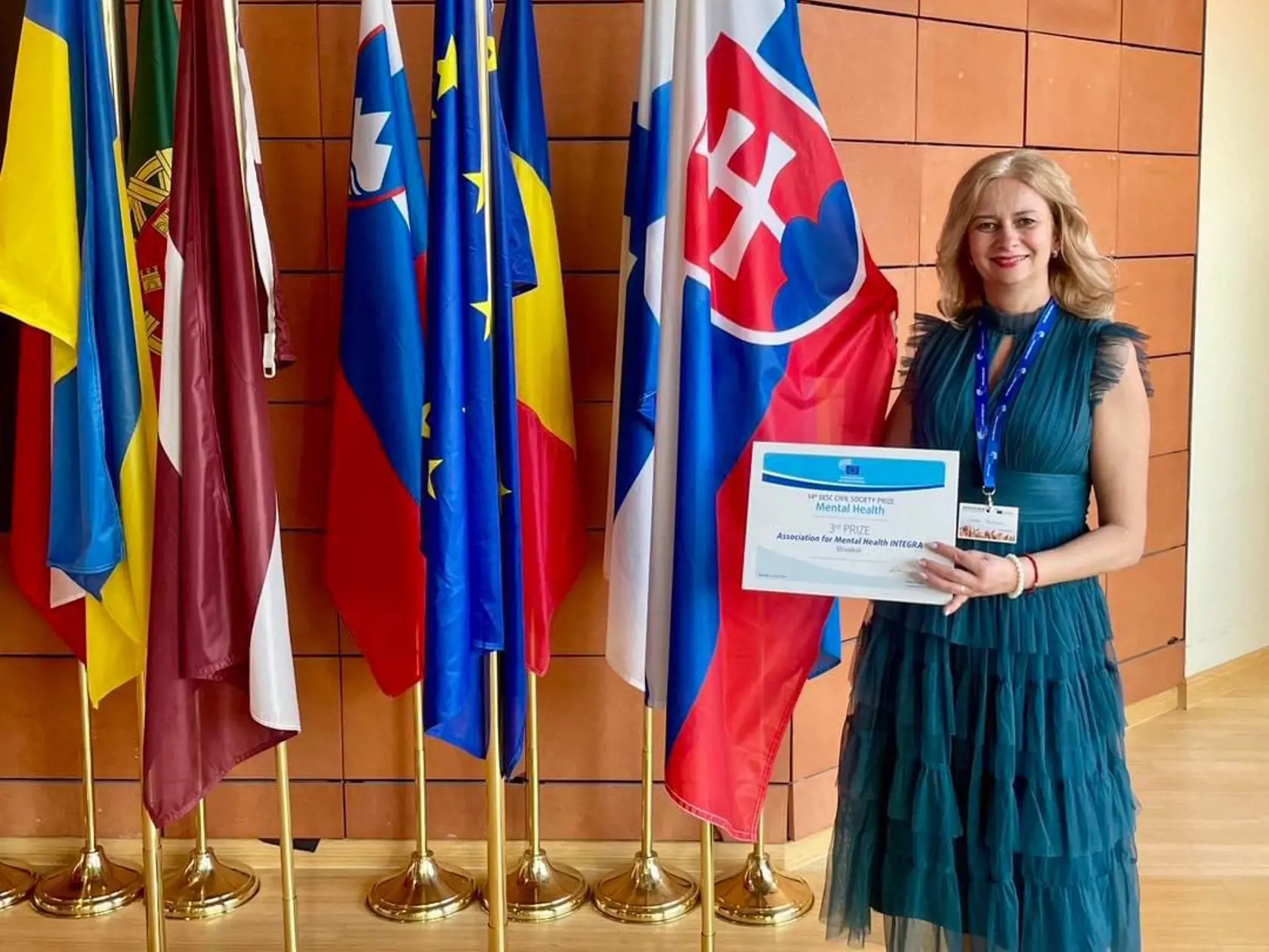 „Som presvedčená, že pochopenie dôležitosti duševného zdravia na úrovni jednotlivcov, ale aj ako celospoločenskej a politickej priority, by prispelo k zlepšeniu duševného zdravia. Stále u nás pretrvávajú silné predsudky voči psychiatrii. A čo si málo uvedomujeme? Že orgány sa dajú nahradiť, dokonca i srdce. Duša však nie,“ vraví riaditeľka združenia Integra Jana Hurová.