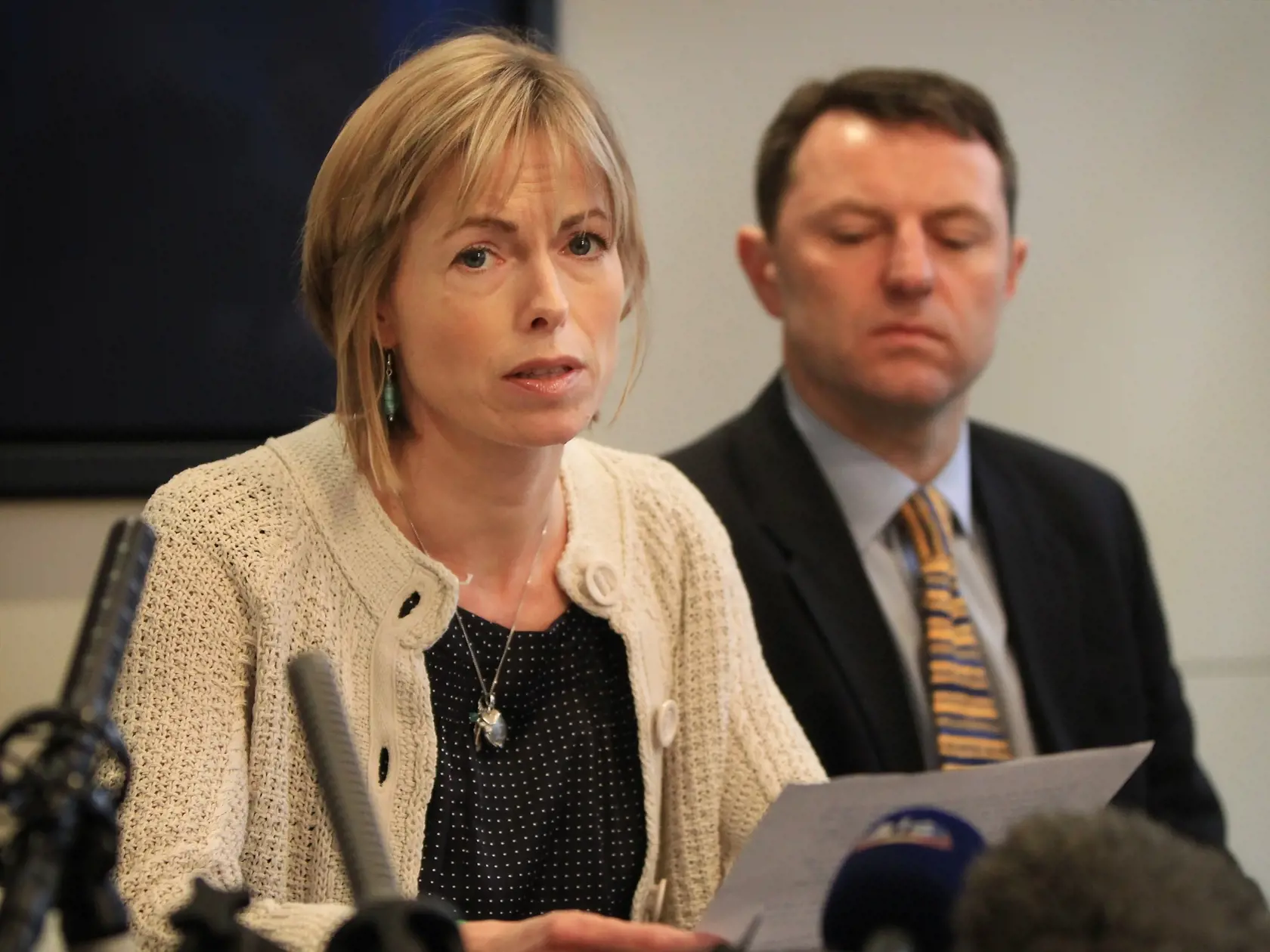 Kate and Gerry McCann ohlasujú zmiznutie ich dcérky Maddie v roku 2007.
