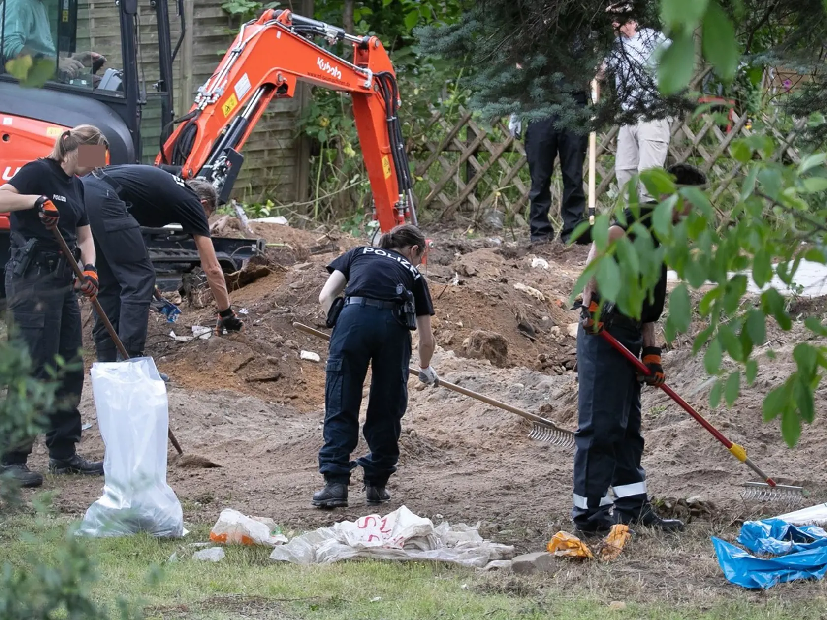 Nemecká polícia ukončila v prípade Madeleine McCannovej prehľadávanie záhrady.