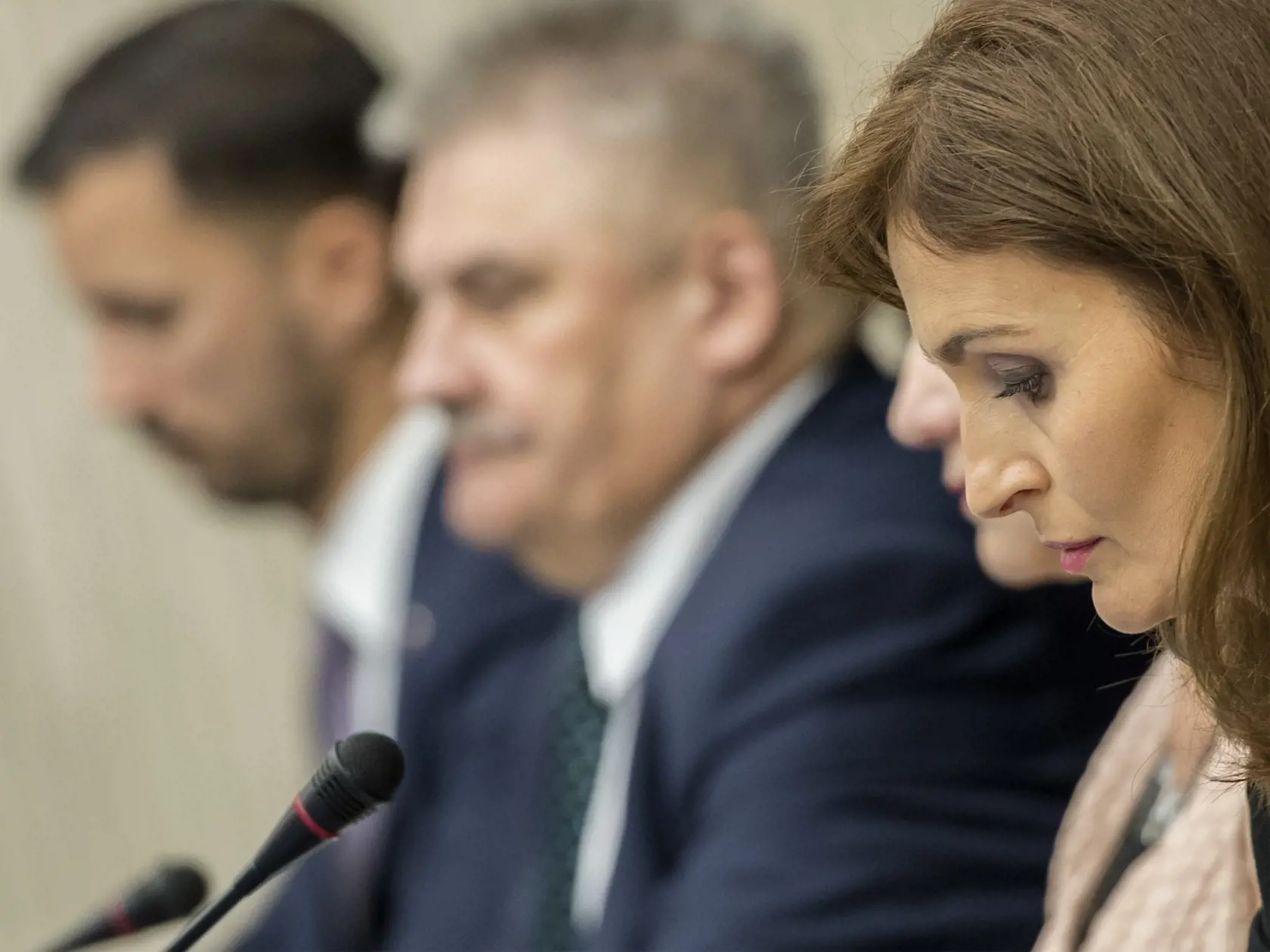 Na snímke sprava ministerka zdravotníctva SR Andrea Kalavská, ministerka kultúry SR Ľubica Laššáková, minister práce, sociálnych vecí a rodiny SR Ján Richter a  štátny tajomník ministerstva zahraničných vecí a európskych záležitostí SR Lukáš Parízek počas 177. schôdze vlády SR 14. októbra 2019 v Bratislave. FOTO TASR - Martin Baumann