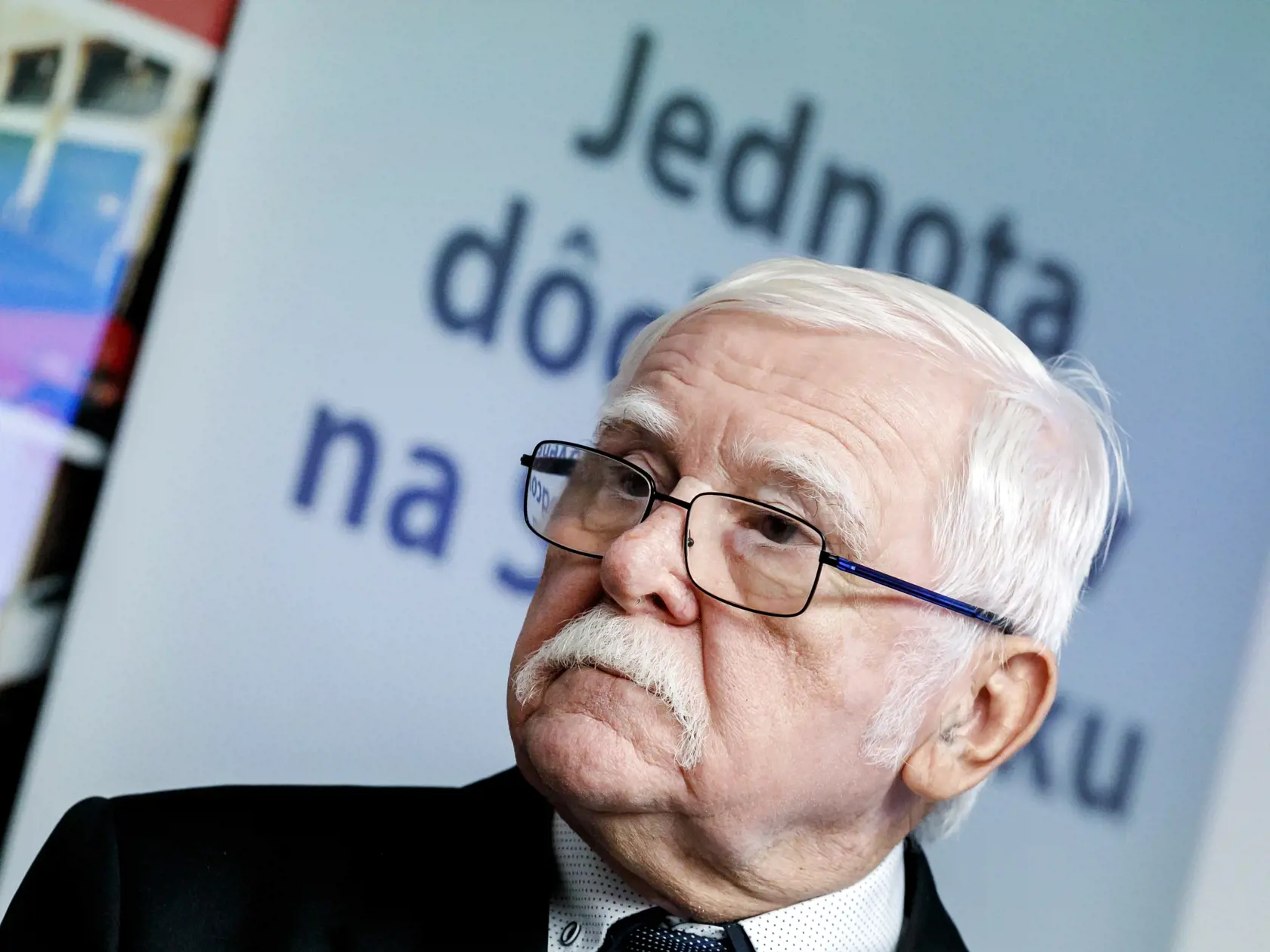 Na snímke predseda Jednoty dôchodcov na Slovensku (JDS) Michal Kotian počas tlačovej konferencie JDS a Inštitútu pre výskum sociálno-ekonomických rizík a alternatív (IVRA) na tému seniori a ZŤP v chudobe po tohtoročnom zvyšovaní dôchodkov v Bratislave 28. februára 2023. FOTO TASR - Dano Veselský