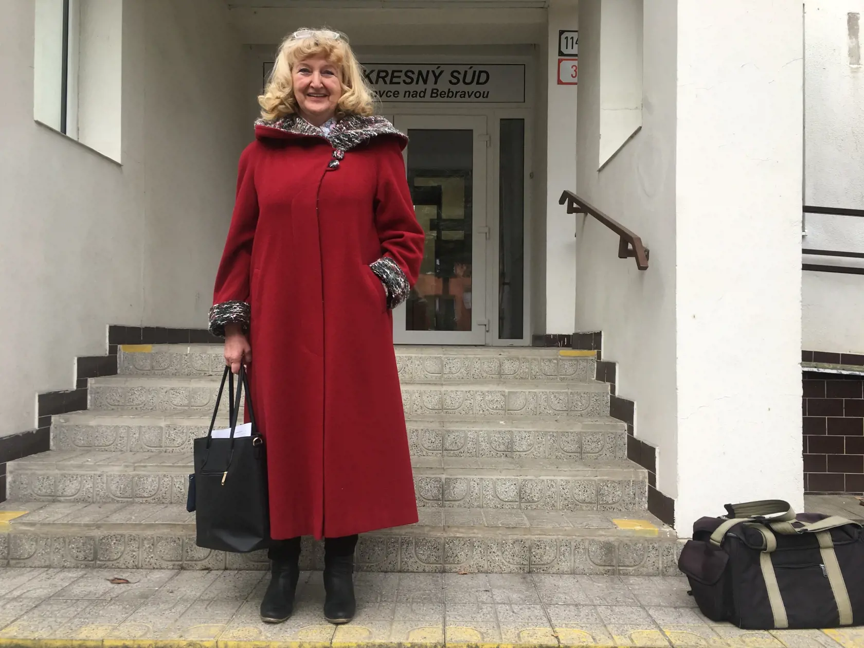 Právna zástupkyňa obce Dolné Naštice Mária Gbelská odchádzala zo súdu spokojná.
