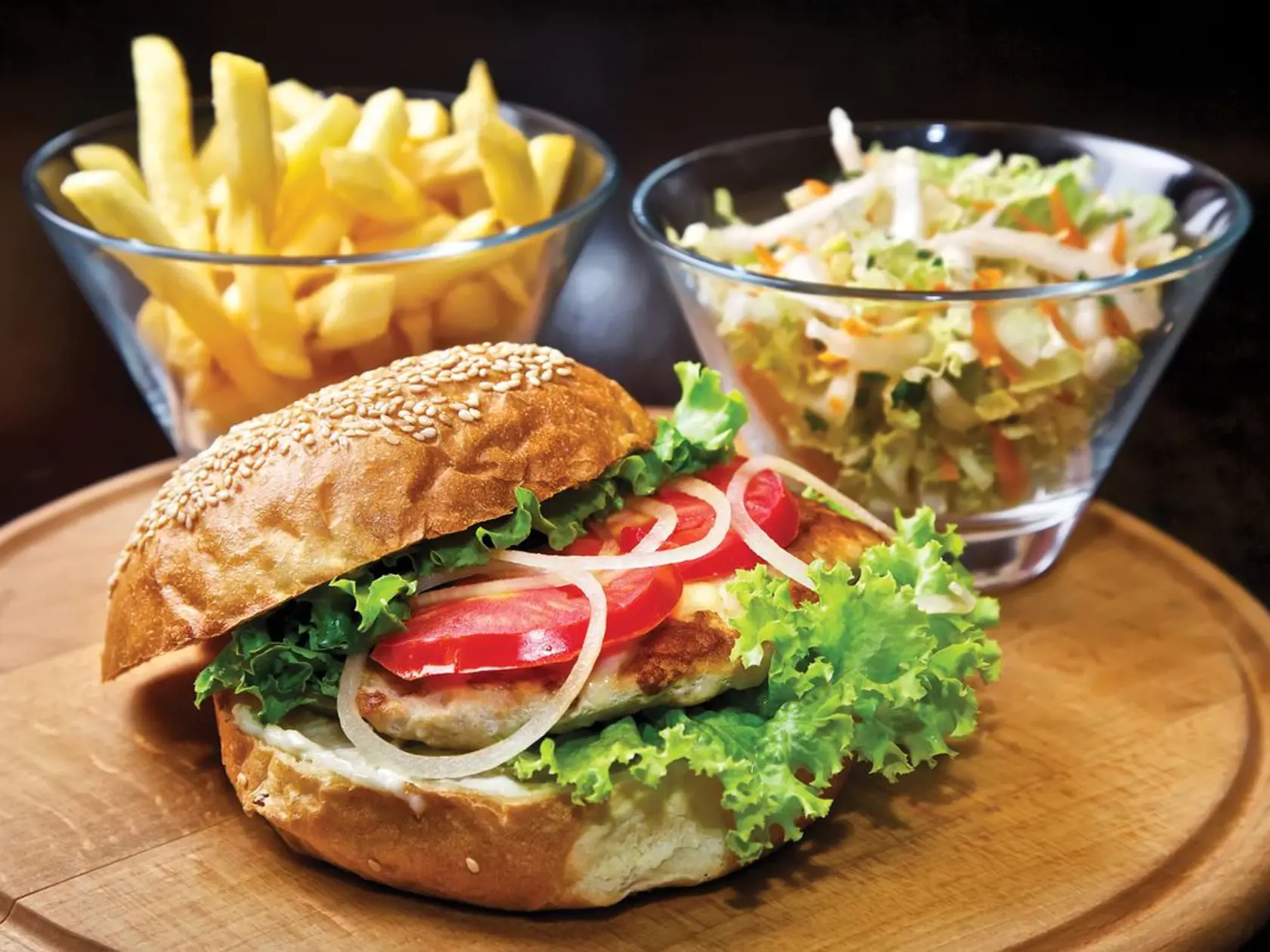 Domáci mäsový burger.
