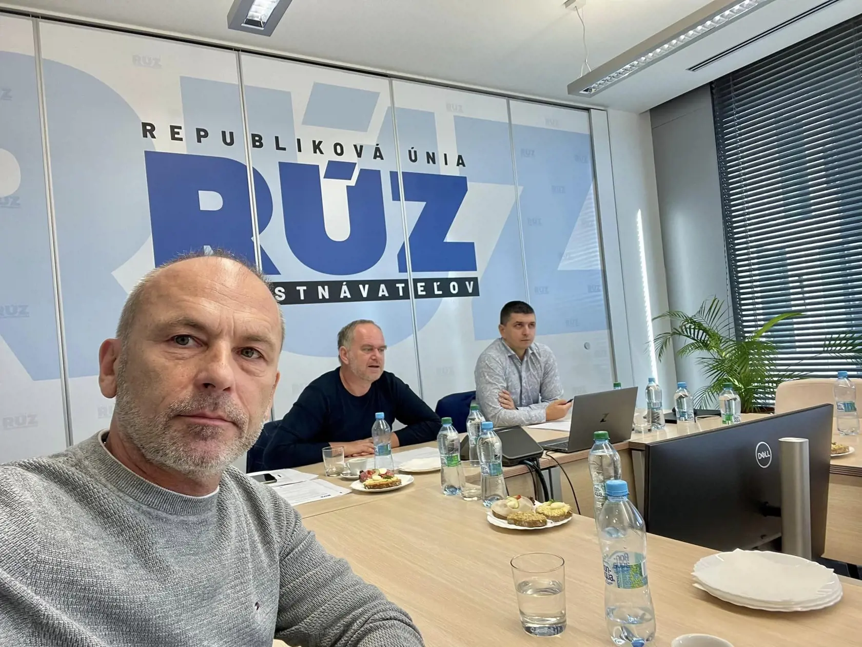 Ľudovít Kaník sa pochválil svojím mužným telom.