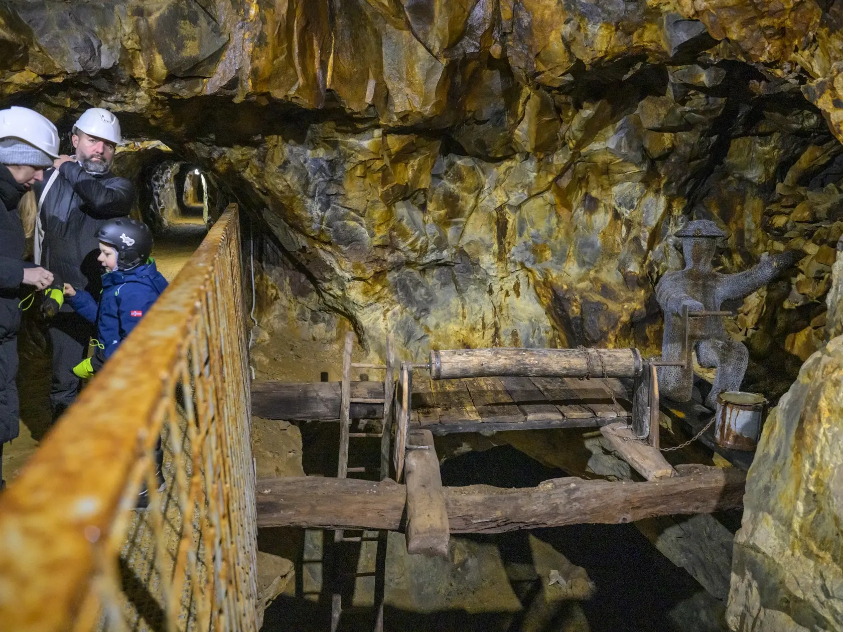 Na snímke prehliadka základného okruhu Slovenských opálových baní v Červenici 27. decembra 2024. FOTO TASR - Veronika Mihaliková