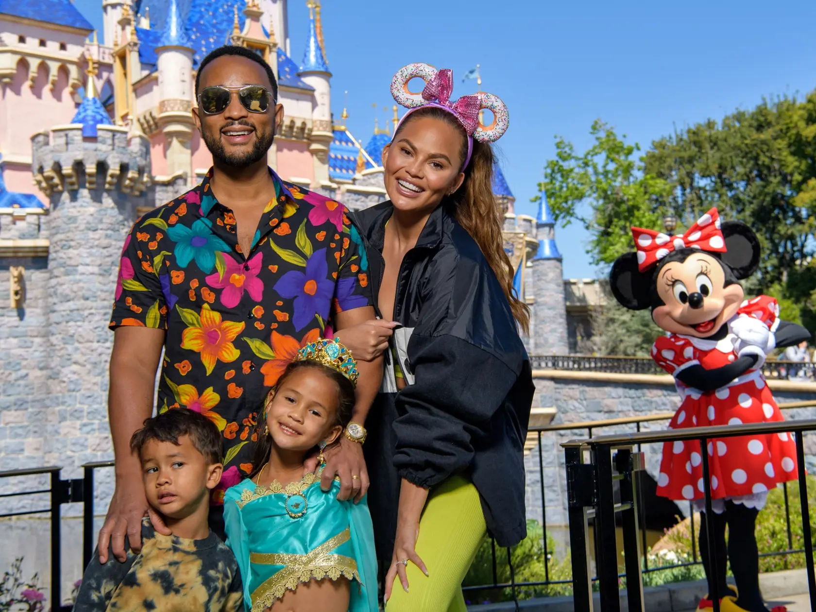 Chrissy Teigen a John Legend na návšteve Disneylandu
