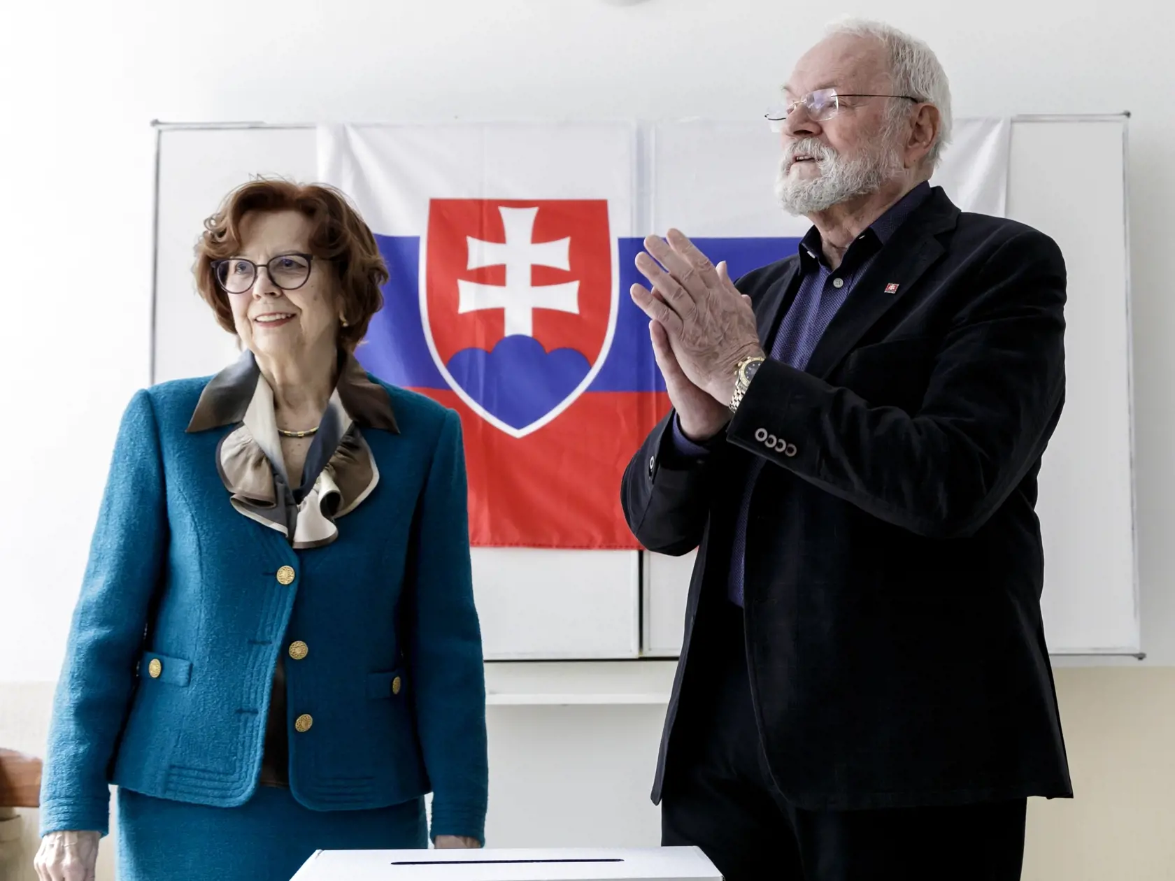 Bývalý prezident SR Ivan Gašparovič s manželkou Silviou Gašparovičovou počas hlasovania v prvom kole prezidentských volieb v Bratislave