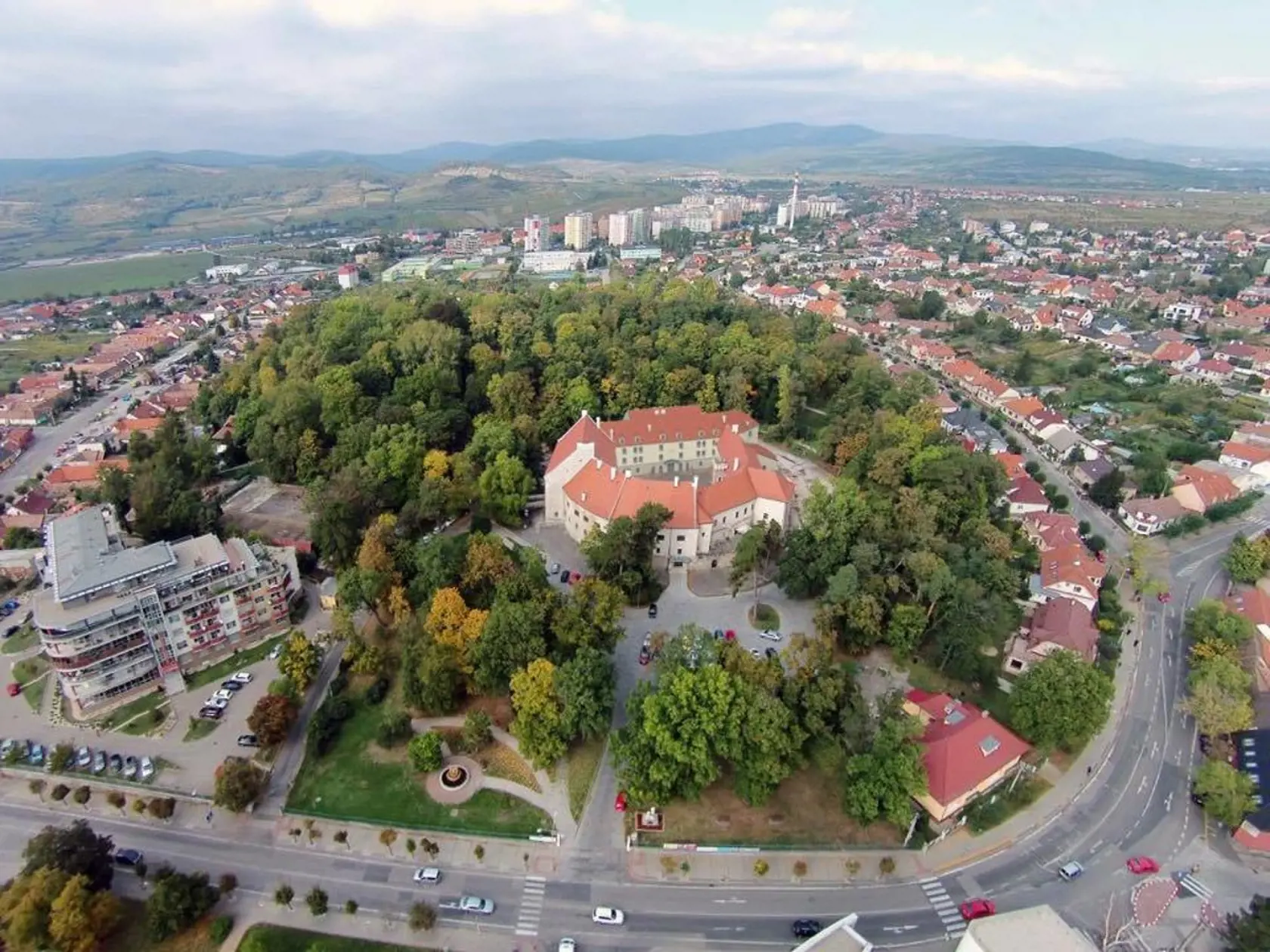 V tomto honosnom zámku v Pezinku si Rytmus a Jasmina povedali svoje „áno“.