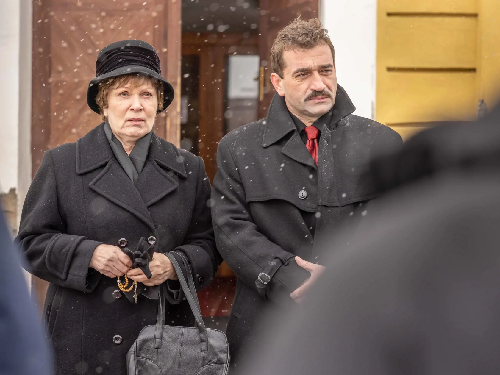 Vo filme Miki hrajú Milan Ondrík, Dušan Cinkota, Gregor Hološka, Michal Kubovčík, Martin Nahálka, Anna Javorková, Rebeka Poláková, Martin Nahálka, Miro Beňuš, Marek Fučík, Jozef Greguš, Ivo Tuli Vojtek, Petra Vajdová, Soňa Norisová, Matěj Hádek, Juraj Loj a ďalší.