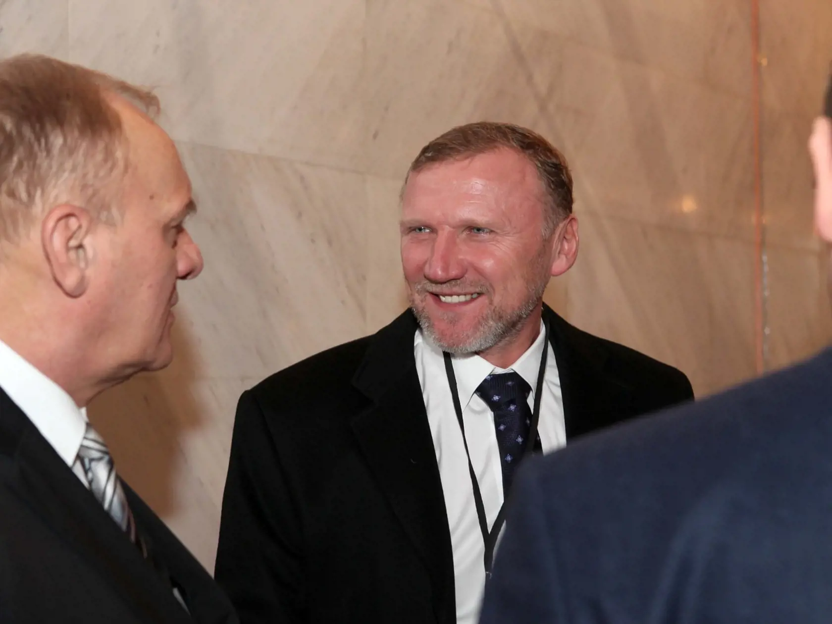 Aj na sneme: Na republikovom sneme strany Smer v Prešove šéf Východoslovenských vodární Stanislav Hreha samozrejme nechýbal. Dostal ceduľku s postom delegát.