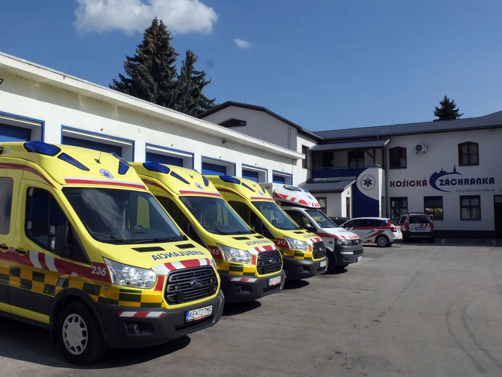 NA LÍZING Nové sanitky si záchranka prenajíma od spoločnosti LeasePlan.