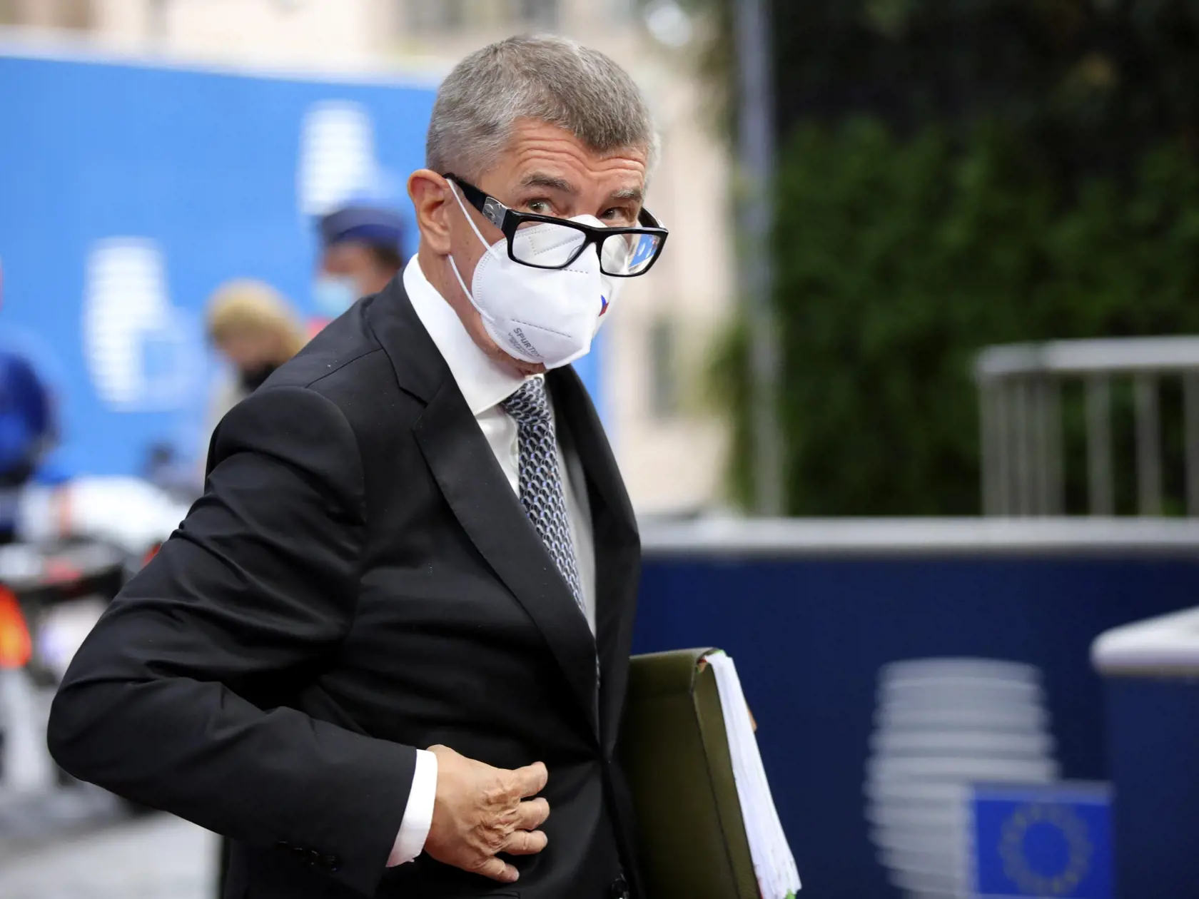 Na snímke český premiér Andrej Babiš prichádza na záverečný deň summitu zástupcov členských krajín Európskej únie v Bruseli.