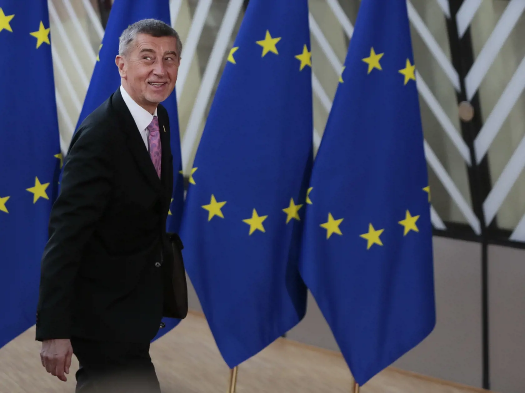 Andrej Babiš prichádza na mimoriadny rozpočtový summit krajín EÚ v sídle Európskej rady v Bruseli.