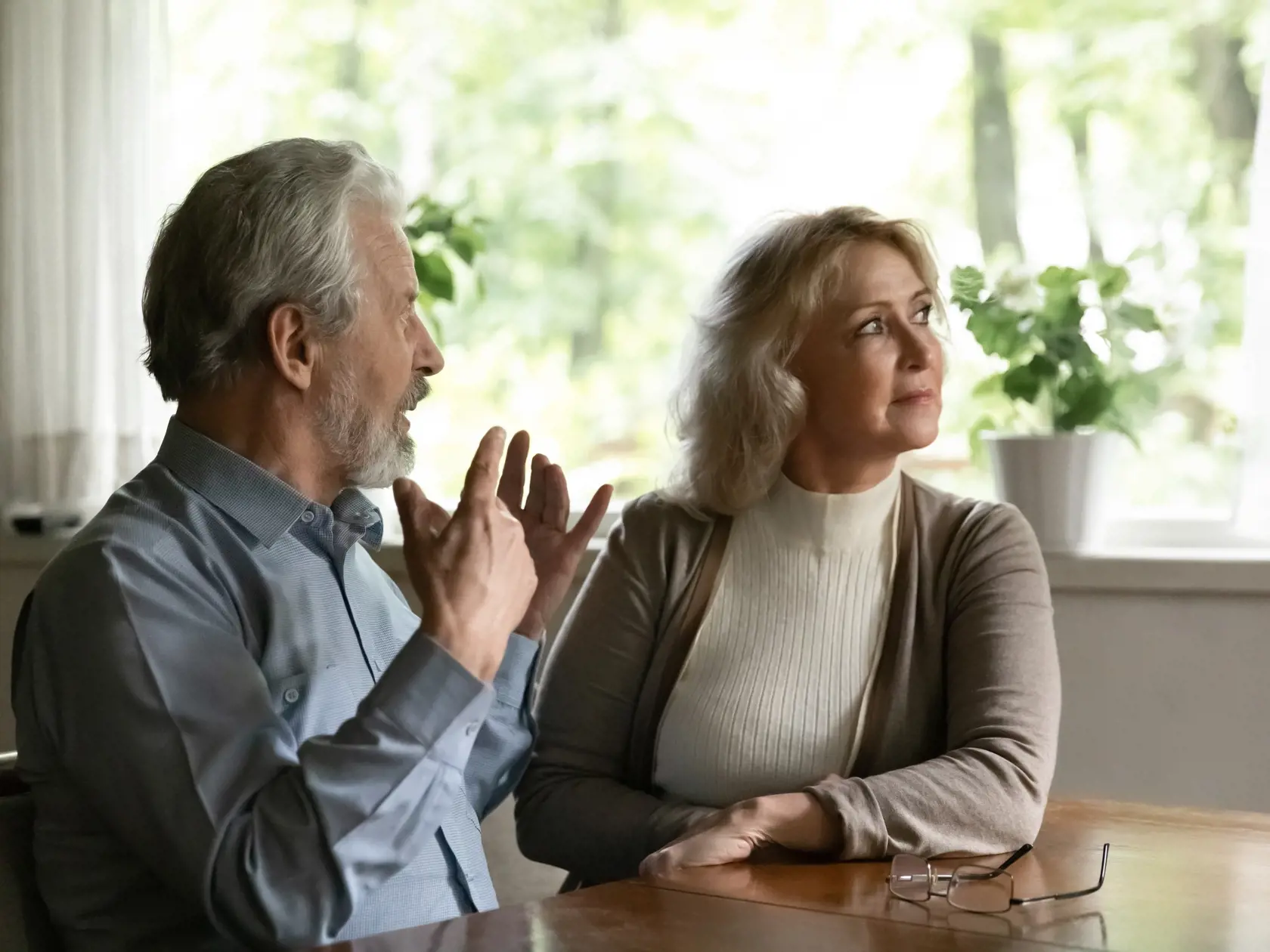 Offended,Mature,Woman,Ignoring,Angry,Man,,Upset,Aged,Wife,Not