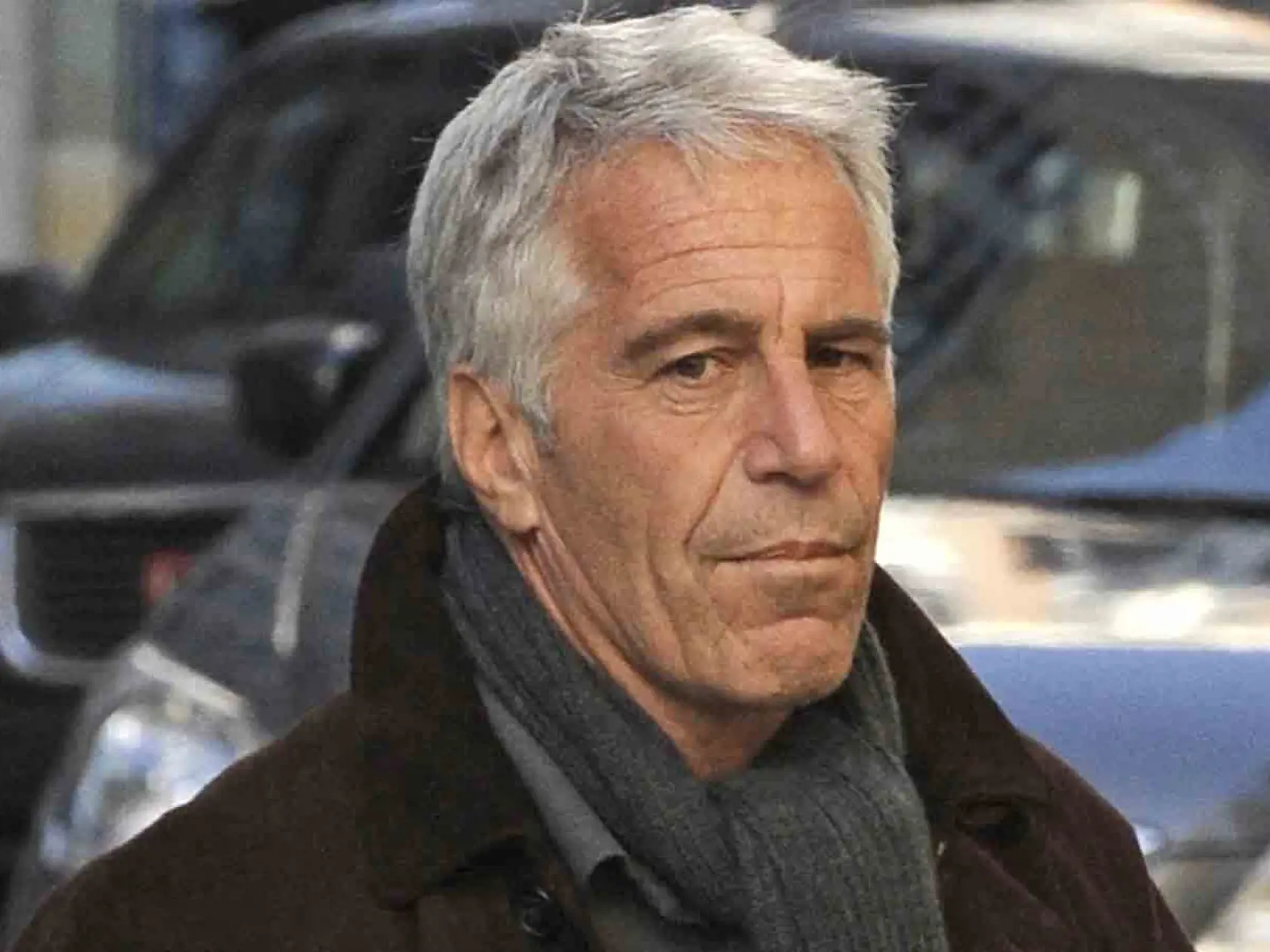 Jeffrey Epstein bol obvinený z obchodovania s ľuďmi.