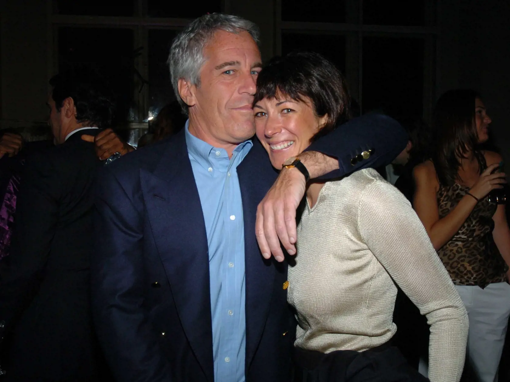 Jeffrey Epstein so svojou asistentkou.