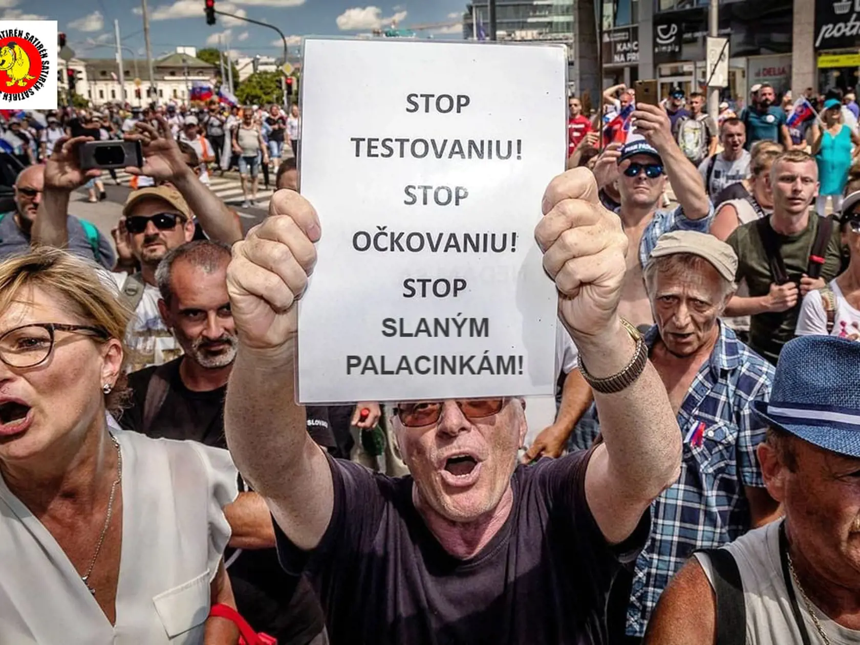 Humor neobišiel ani leták, ktorý prezentujú odporcovia očkovania na svojich protestoch. Na originálnom plagátiku sa píše: „Stop testovaniu, stop očkovaniu, stop čipovaniu.“