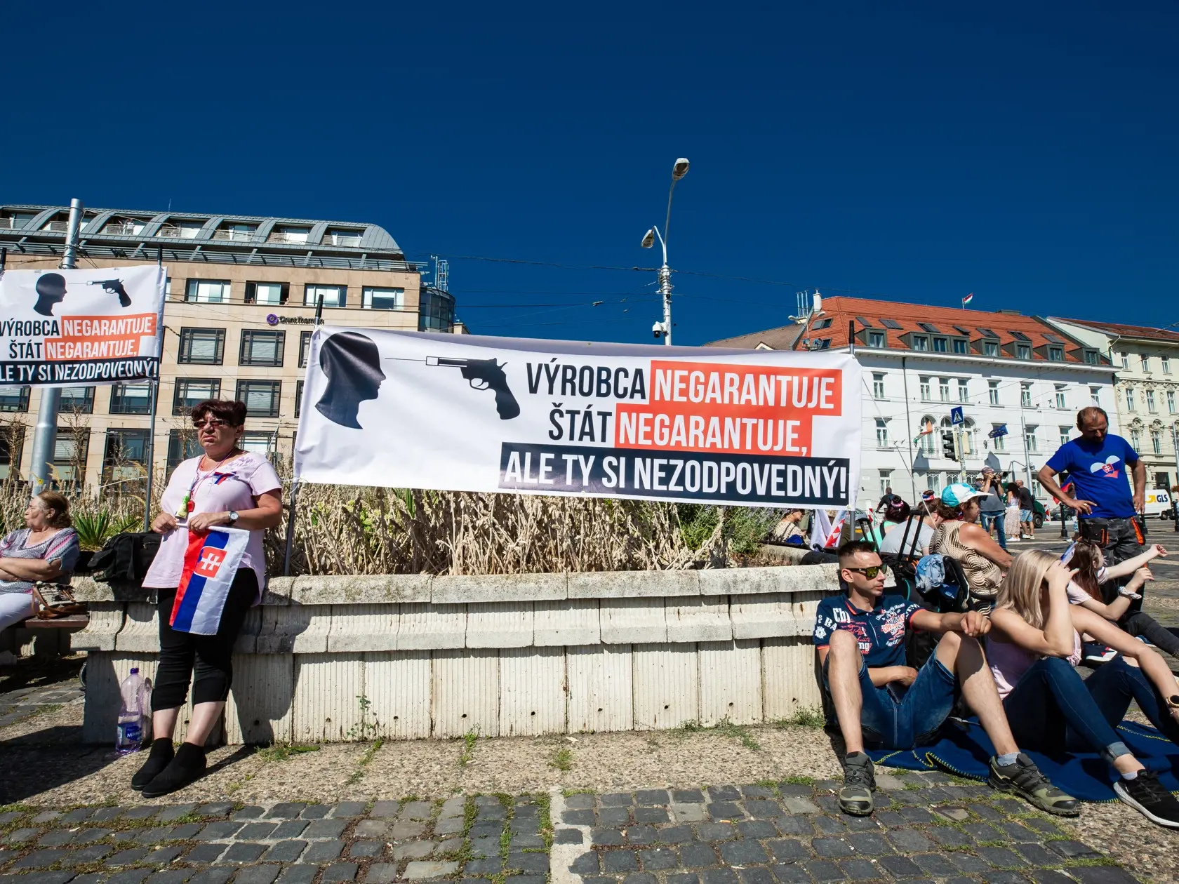 Demonštrácia v centre Bratislavy proti očkovaniu, pandemickým opatreniam, prezidentke SR Zuzane Čaputovej, členom vlády a parlamentu.