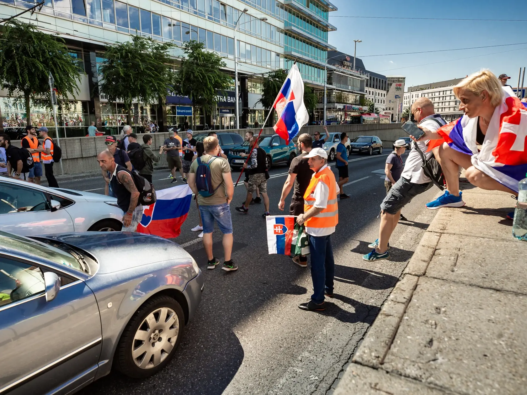 Demonštrácia v centre Bratislavy proti očkovaniu, pandemickým opatreniam, prezidentke SR Zuzane Čaputovej, členom vlády a parlamentu.