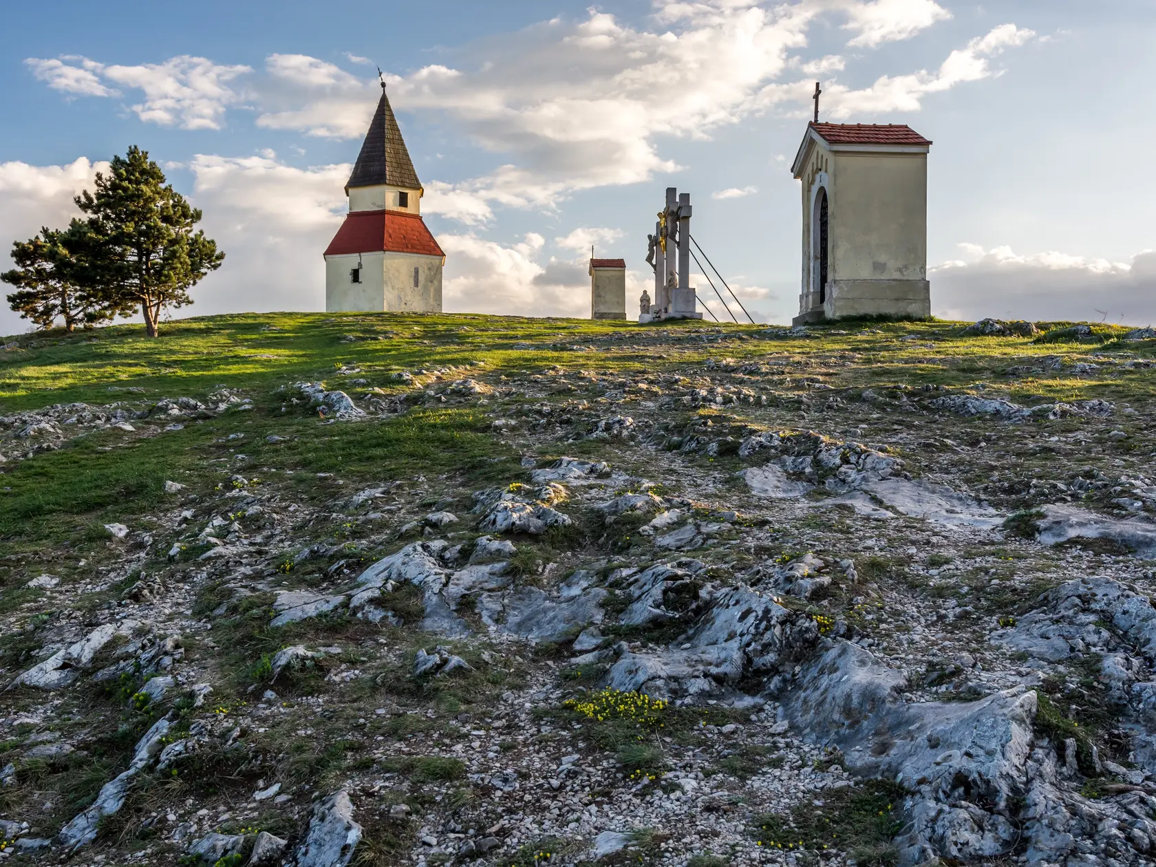 Kalvária v Nitre zaujme svojou jednoduchosťou a ponúka výhľady na celé mesto.