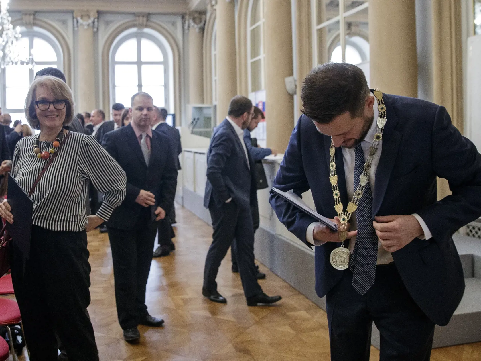 Novozvolený primátor mesta Bratislavy, Matúš Vallo sa na slávnostnom zasadnutí mestského zastupiteľstva ujal svojej funkcie.
