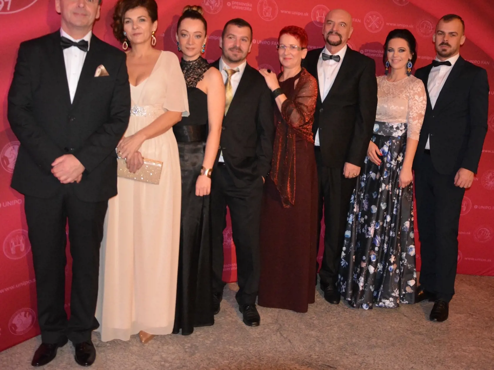 Rodina Adamovcov - otec Milan (54) je podnikateľom, mama Erika (53) je tajomníčkou Filozofickej fakulty. Ľubomíra (30) robí na marketingu univerzity, je manžekou ich syna Michala (33). Hedviga Mišenková (55) je zdravotnou sestrou a prišla sa s Adamovcami zabaviť spolu s manželom Mariánom (58). Spoločnosť im robila aj ďalšia nevesta Adamovcov Miriama (33) a ich syn Milan  (33). 
Majú radi akúkoľvek módu, v ktorej sa dobre cítia, zasmiali sa, že najradšej aktuálnu. 