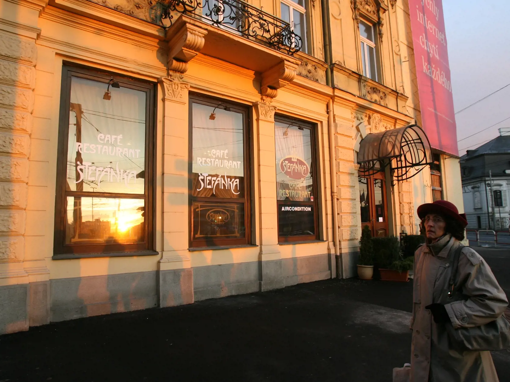 kaviareň, bratislavské kaviarne,Bratislava, 
Štefánka,
pôvodný súbor:IMG_foto Julo Dubravay_0019911.JPG