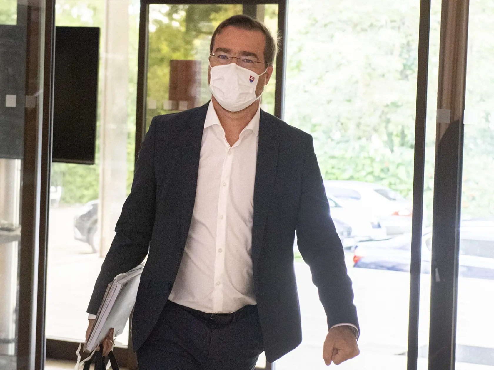 Na snímke minister zdravotníctva SR Marek Krajčí prichádza na rokovanie Hospodárskej a sociálnej rady SR 24. augusta 2020 v Bratislave.
FOTO TASR - Pavel Neubauer