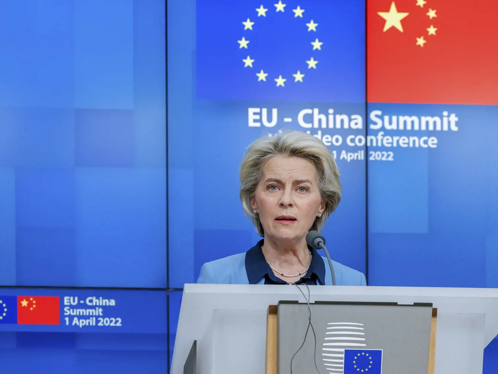 EBE 7 Brusel - Na snímke predsedníčka Európskej komisie Ursula von der Leyenová počas tlačovej konferencie po virtuálnom summite EÚ-Čína v Bruseli 1. apríla 2022. FOTO TASR/AP

European Commission President Ursula von der Leyen speaks during a media conference at the end of an EU China summit at the European Council building in Brussels, Friday, April 1, 2022. (AP Photo/Olivier Matthys)