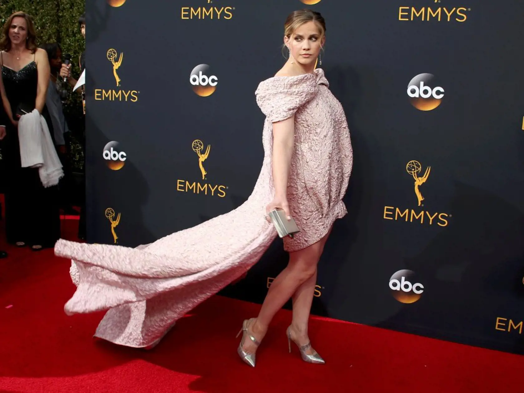 Actress Anna Chlumsky, of HBO's "Veep," arrives at the 68th Primetime Emmy Awards in Los Angeles, California, U.S., September 18, 2016. REUTERS/Lucy Nicholson