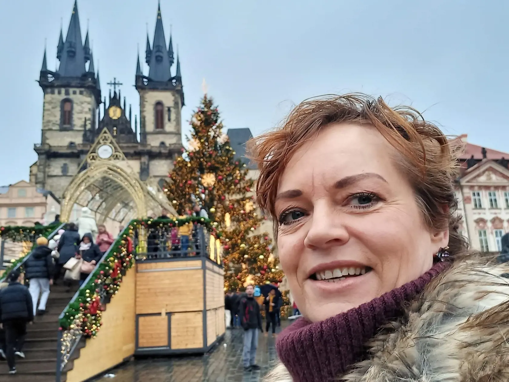 Nikto z ich príbuzných pritom nechápe, prečo takto riskantne vošla Michaela na priecestie napriek blikajúcim signalizačným zariadeniam. Dokonca predbehla tam stojace vozidlá.