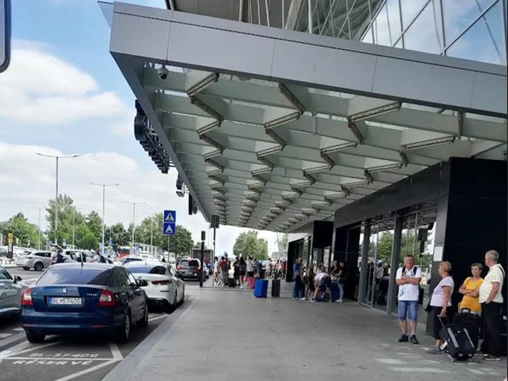 Pri návrate z krajiny mimo EÚ je dôležité, aby ste si neprinášali žiadne rastliny, kvety, semená, ovocie alebo zeleninu. V nich  môžu byť ukrytí  škodcovia rastlín alebo choroby, ktoré môžu ohroziť rastliny  u nás.