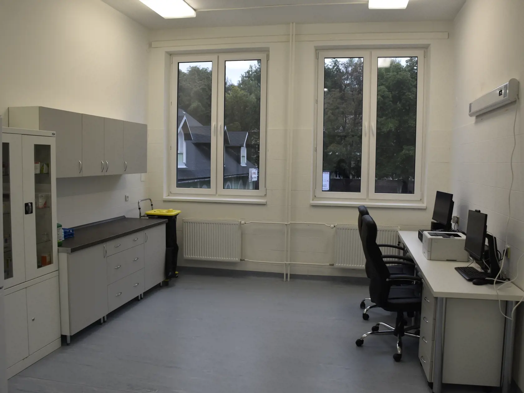 Pacientov nakazených novým koronavírusom bude Ústredná vojenská nemocnica (ÚVN) v Ružomberku môcť hospitalizovať v novom covidovom pavilóne. Otvorili ho v piatok za účasti ministra obrany Jaroslava Naďa (OĽANO). Na snímke miestnosť v covidovom pavilóne ÚVN v Ružomberku 2. októbra 2020. EASYFOTO TASR - Miroslava Mlynárová