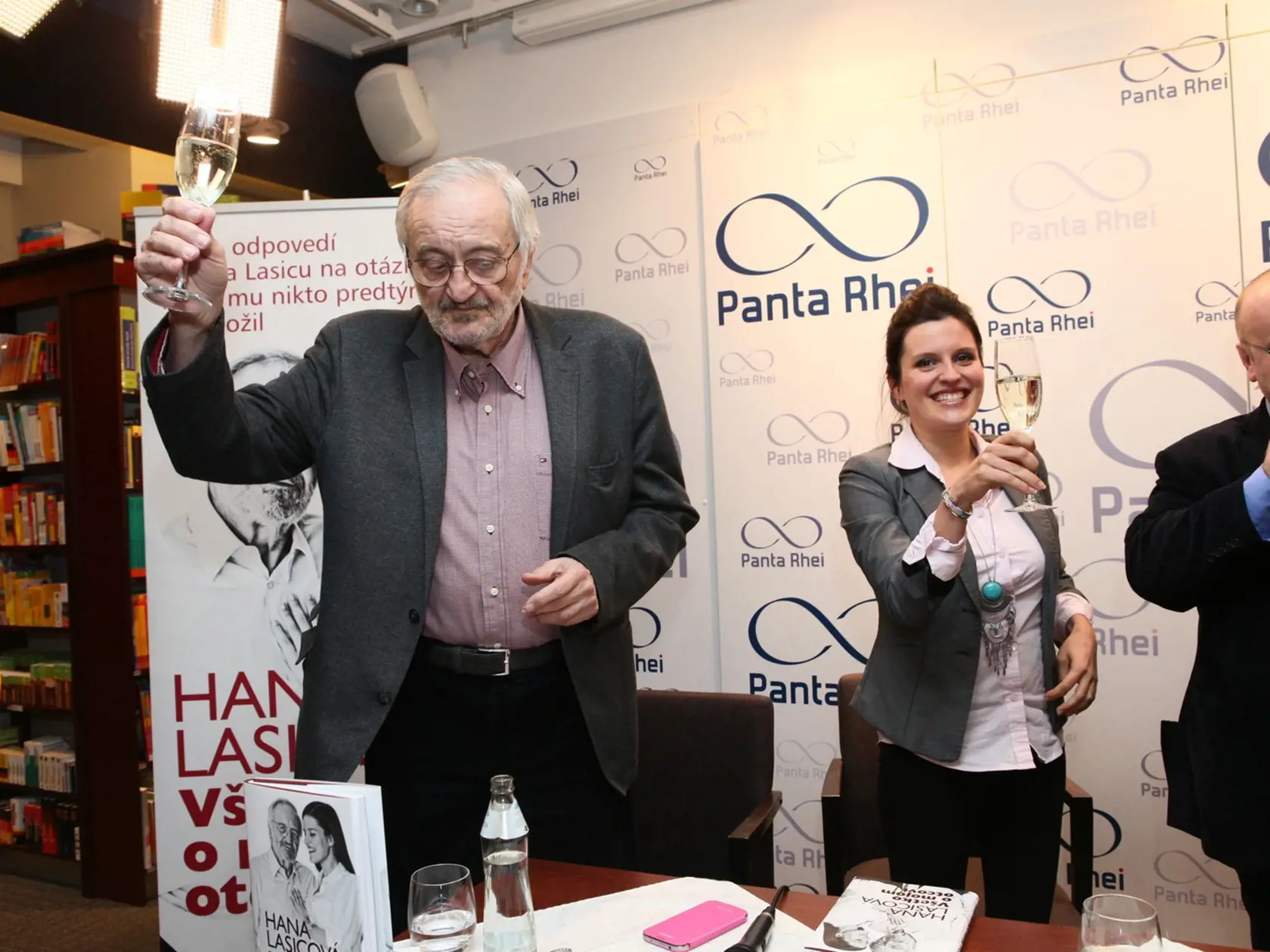 Staršia dcéra Hana Lasicová  (37) 