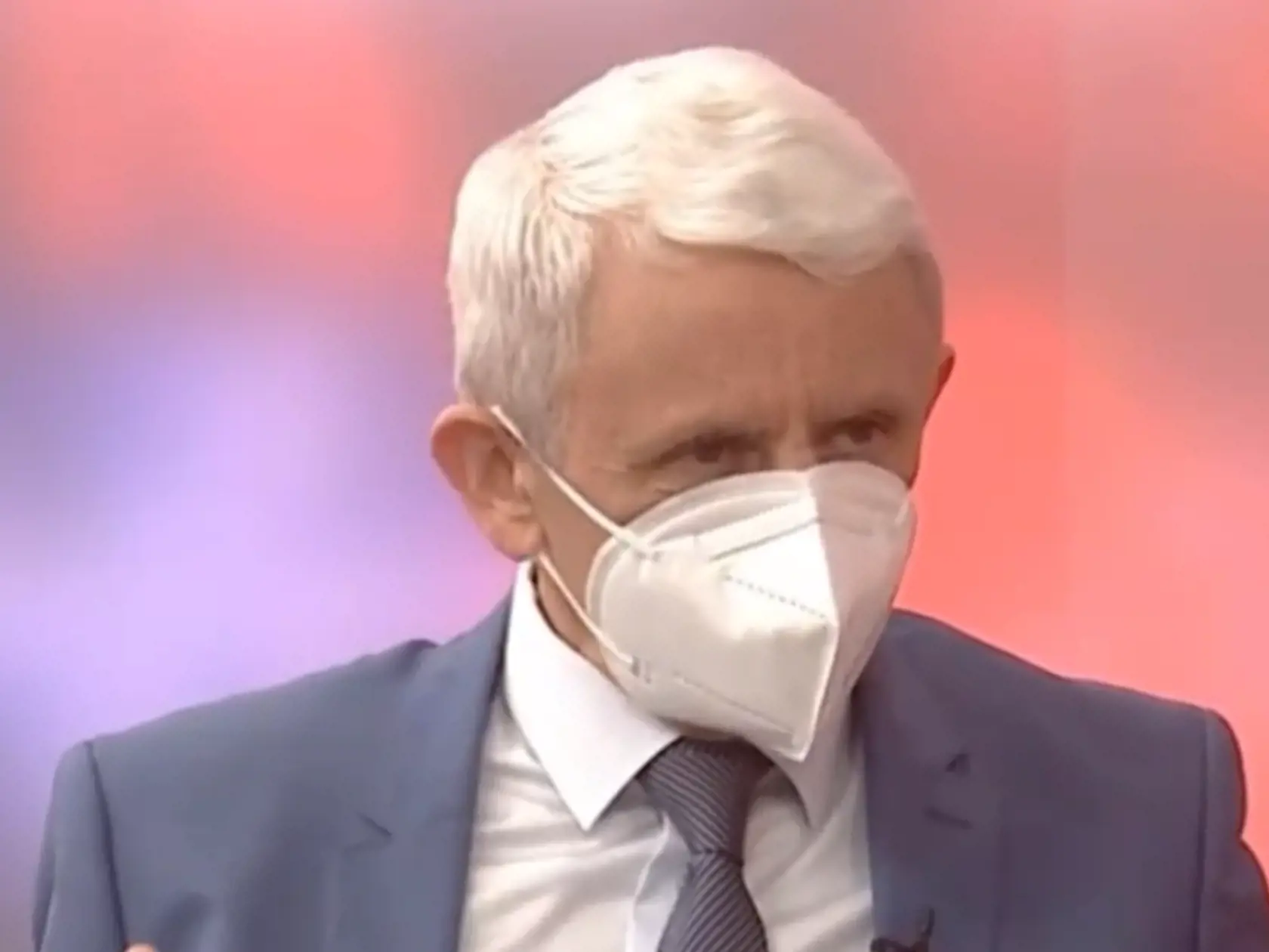 Bývalý dvojnásobný premiér Mikuláš Dzurinda pri rozhovore o svojom možnom návrate do politiky.