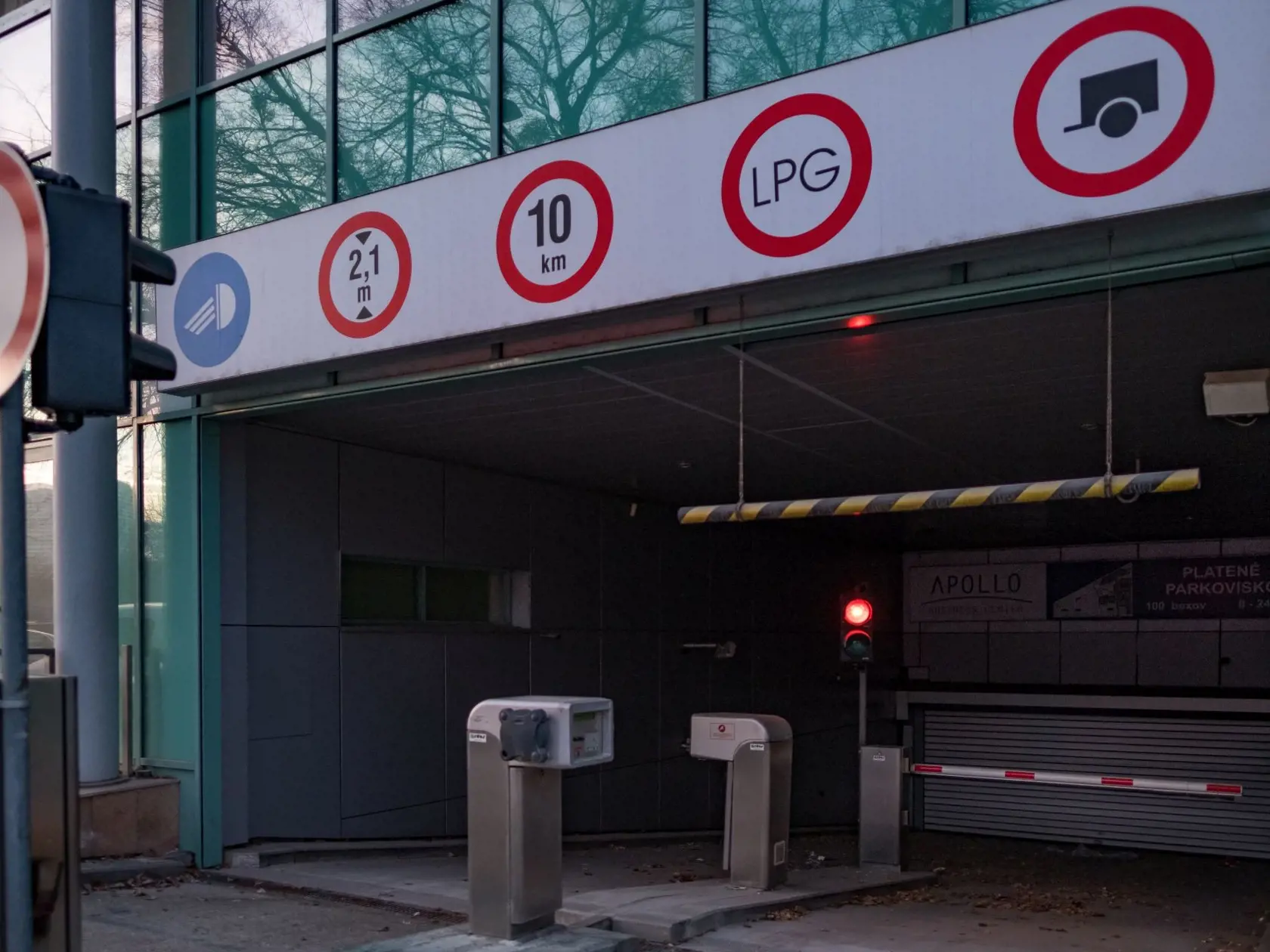 2019: Staré centrum je v takom stave, že sa musí zbúrať.