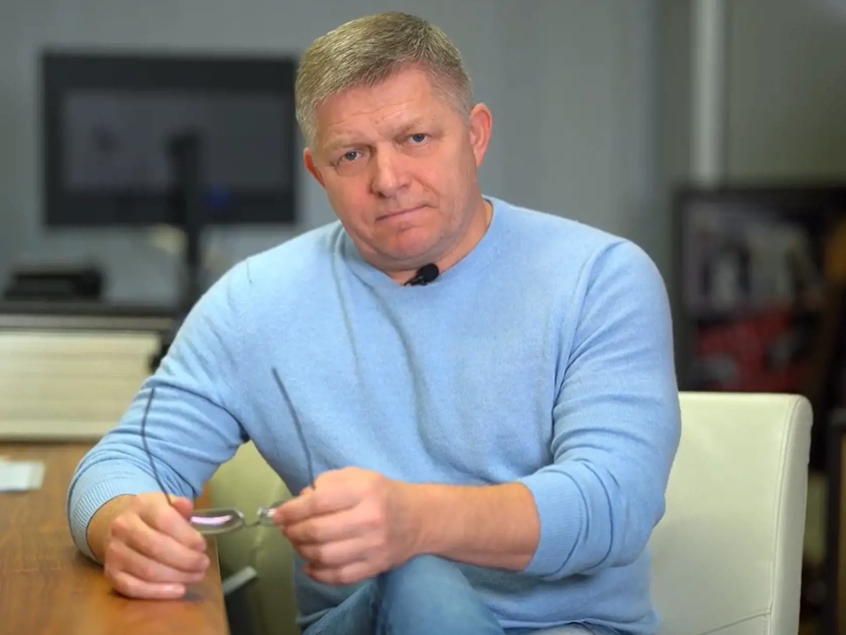 „Robert Fico dlhodobo patrí k najúspešnejším politikom na sociálnych sieťach. Jednak z pohľadu obsahu, ktorý je dostatočne kontroverzný, a tým si získalo interakcie. Zároveň si pomáha aj platenou reklamou. Jeho čísla boli dlhodobo dobré, a v posledných mesiacoch ešte výraznejšie vzrástol oproti ostatným politikom,“ ohodnotil výsledky šéfa Smeru Gabriel Tóth.