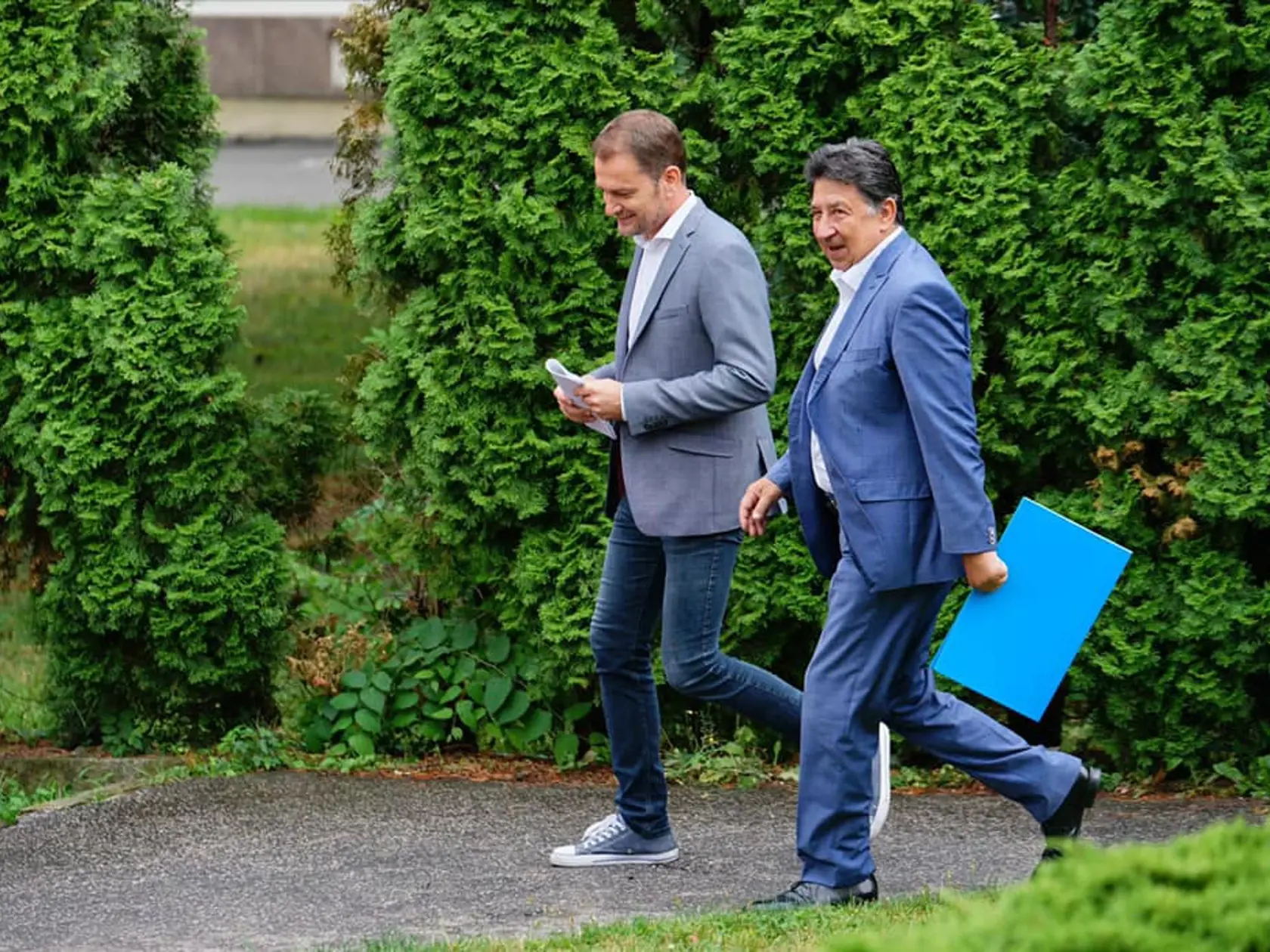 Naopak líder hnutia OĽaNO Igor Matovič vyslovene zaostáva v počte interakcií za svojimi politickými súpermi. „Matovič bol príklad politika, ktorý tesne po voľbách, keď hnutiu OĽaNO sa darilo a malo historicky najväčšie preferencie, tak aj interakcia a komunikácia na sociálnych sieťach Matoviča bola efektívna. Tým ako mu padali preferencie a miera dôveryhodnosti, tak aj sa sociálne siete sa výrazne oslabovali,“ vysvetľoval Tóth.