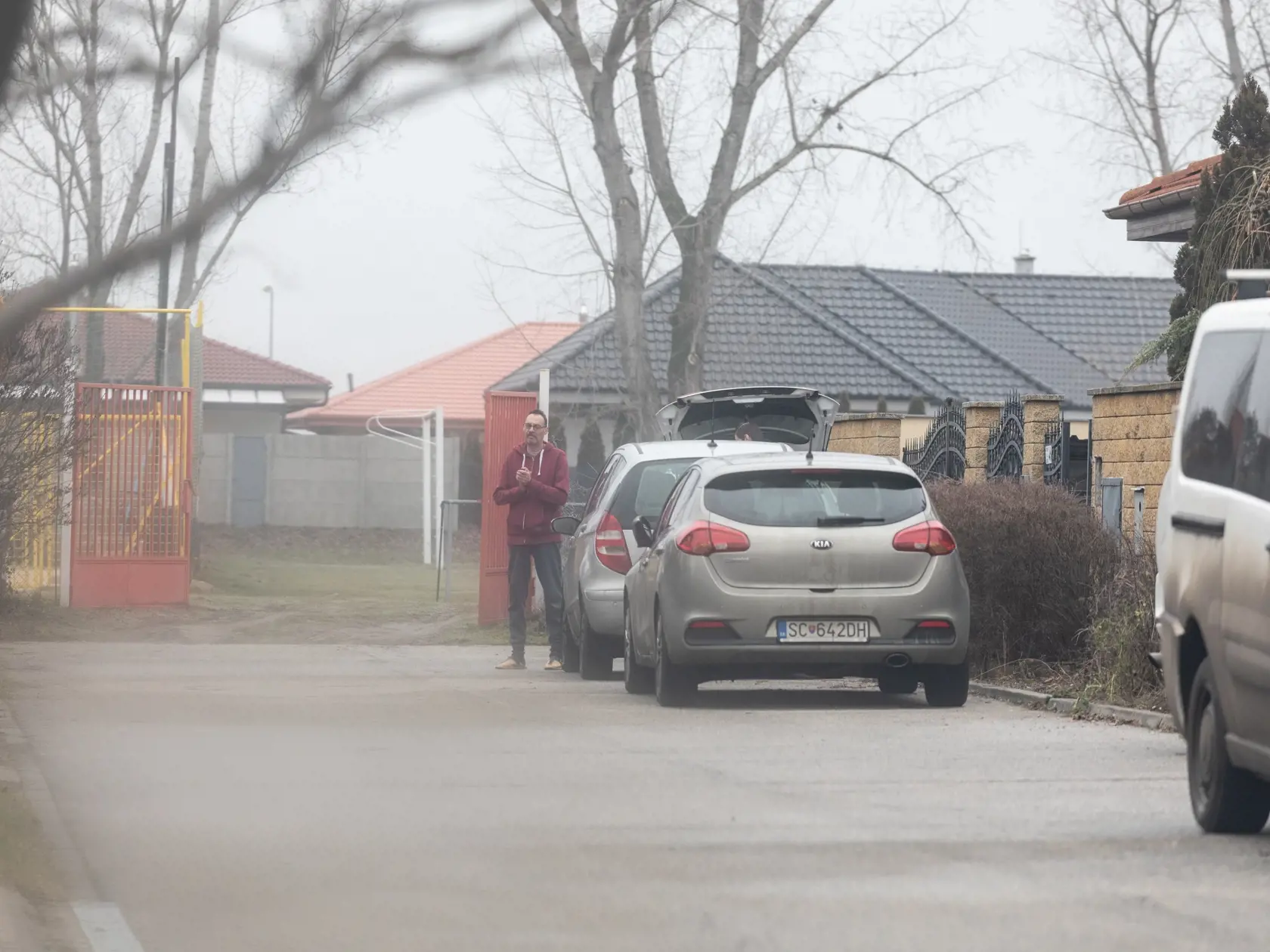 Bývalý generálny prokurátor Dobroslav Trnka deň po prepustení z cely policajného zaistenia v Nitre.