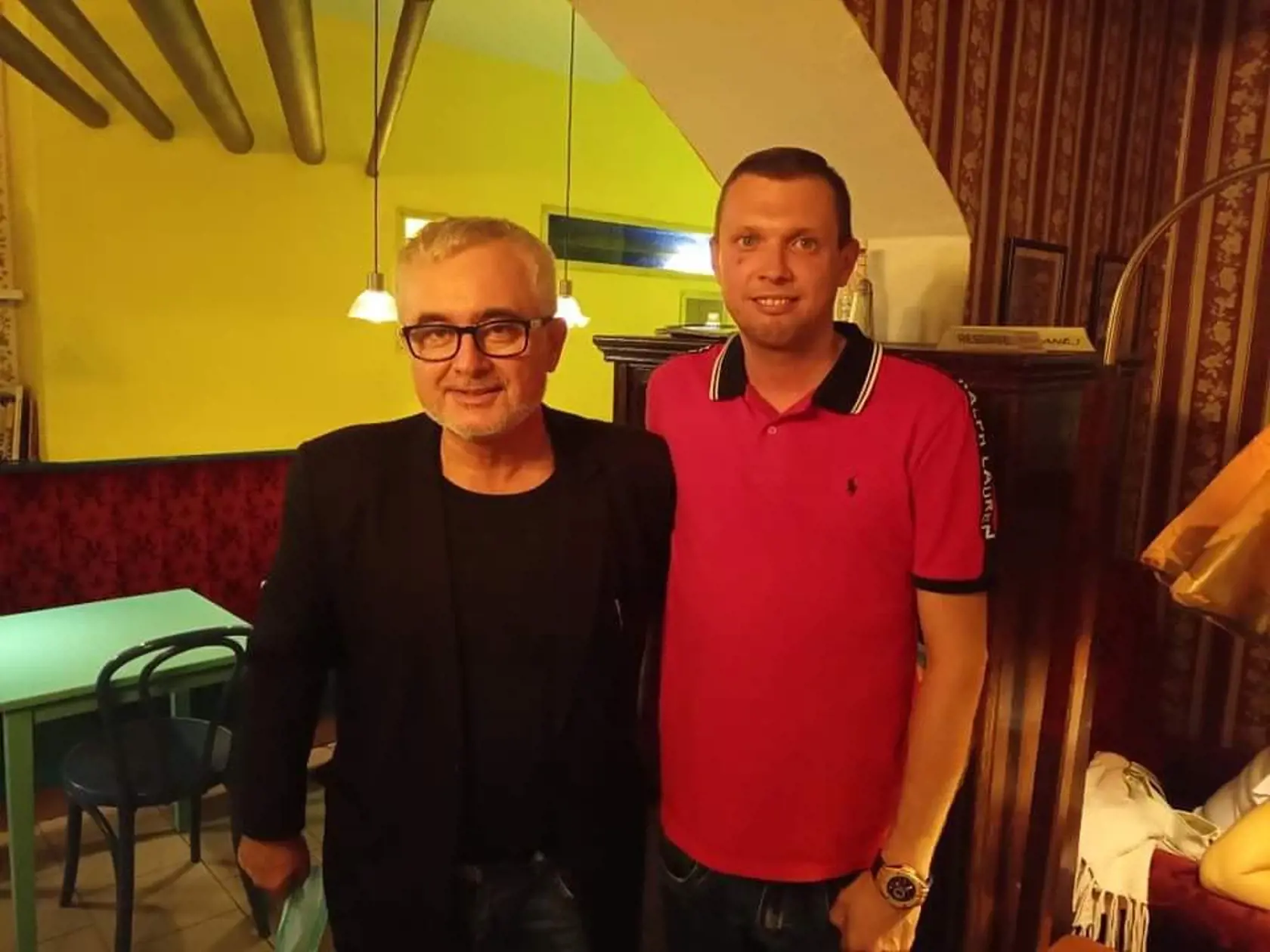 Igor Adamec nedávno pokrstil svoju knihu "Keď vonku prší". Herec v poslednej dobe výrazne pochudol. Môže za to turistika a pravidelný šport.