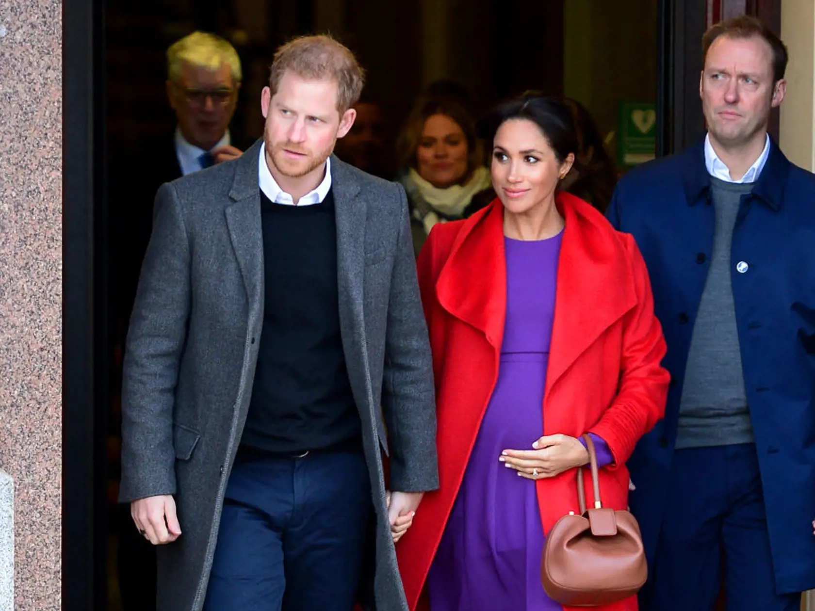 Meghan a Harry vzdali poctu vojnovému autorovi... a vojvodkyňa nechcene prezradila, kedy sa jej narodí bábo!
