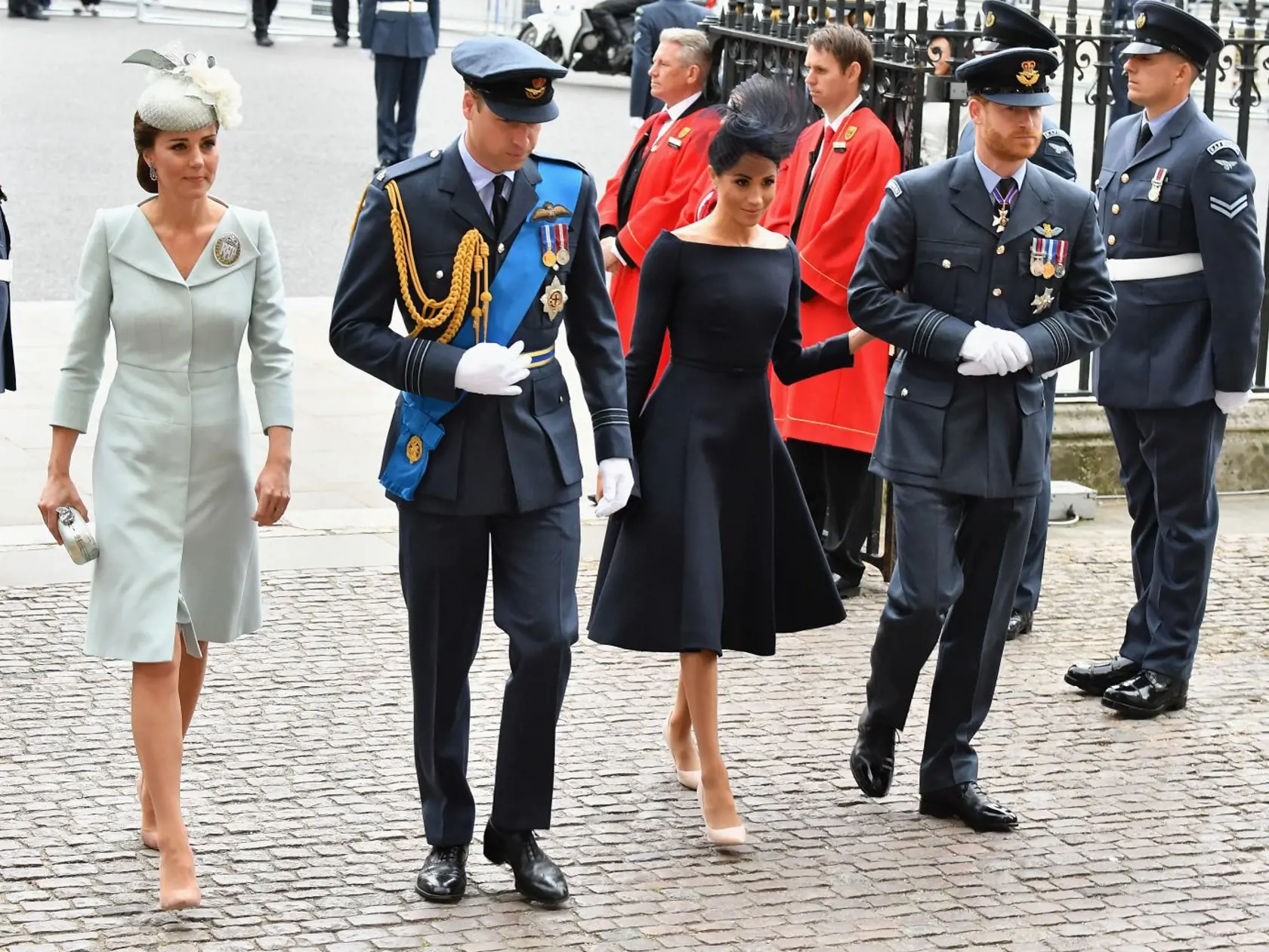 Zľava: Vojvodkyňa z Cambridgea Kate, princ William, vojvodkyňa zo Sussexu Meghan a princ Harry.