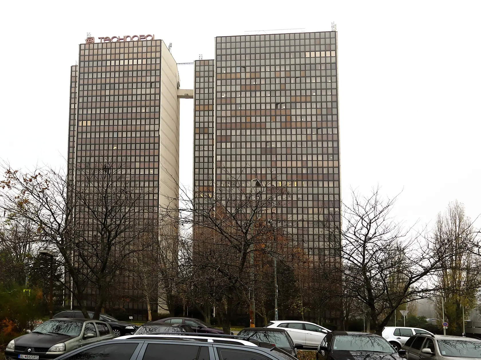 Na snímke budova Technopol, Kutlíkova 17, Petržalka.