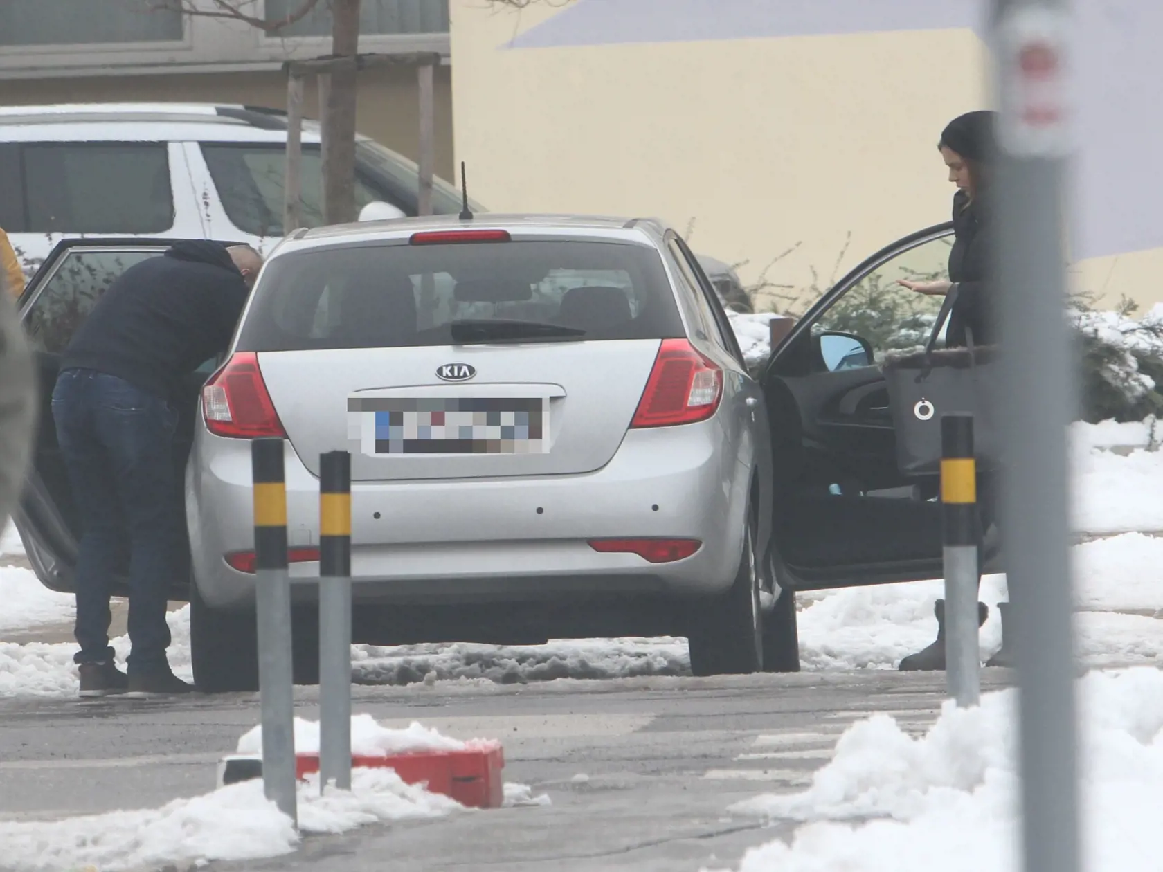 Herečka do Ružinova prišla s manželom.